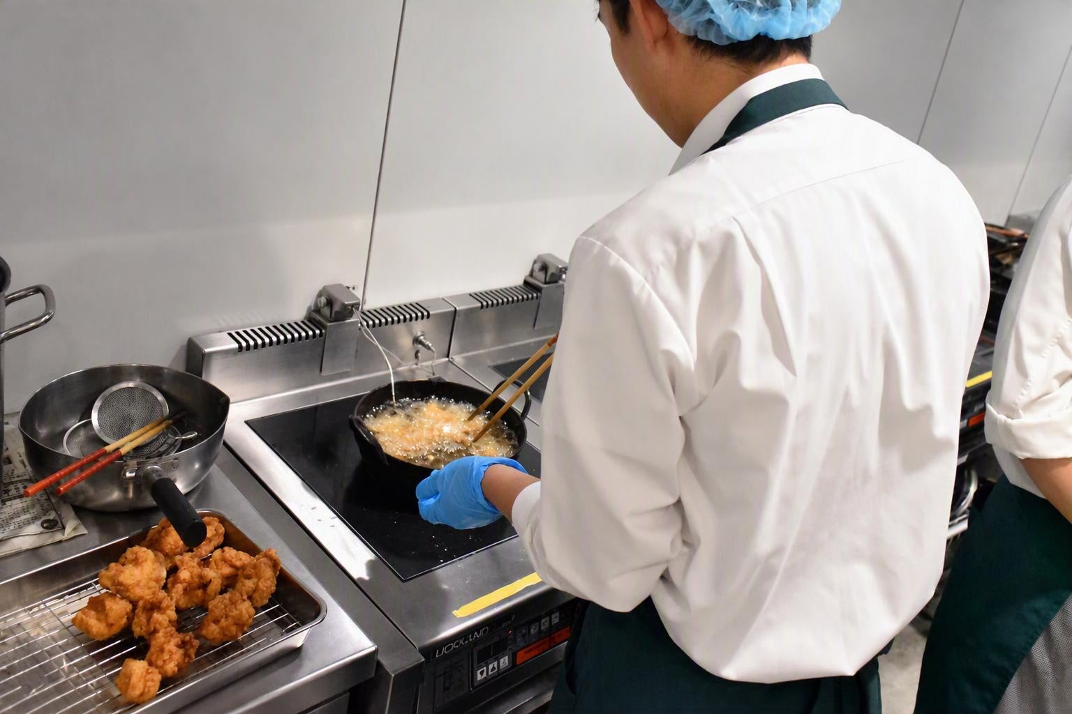 「スガキヤ」を運営するスガキコシステムズ、「ドムドムハンバーガー」を展開する株式会社ドムドムフードサービスをグループ会社化