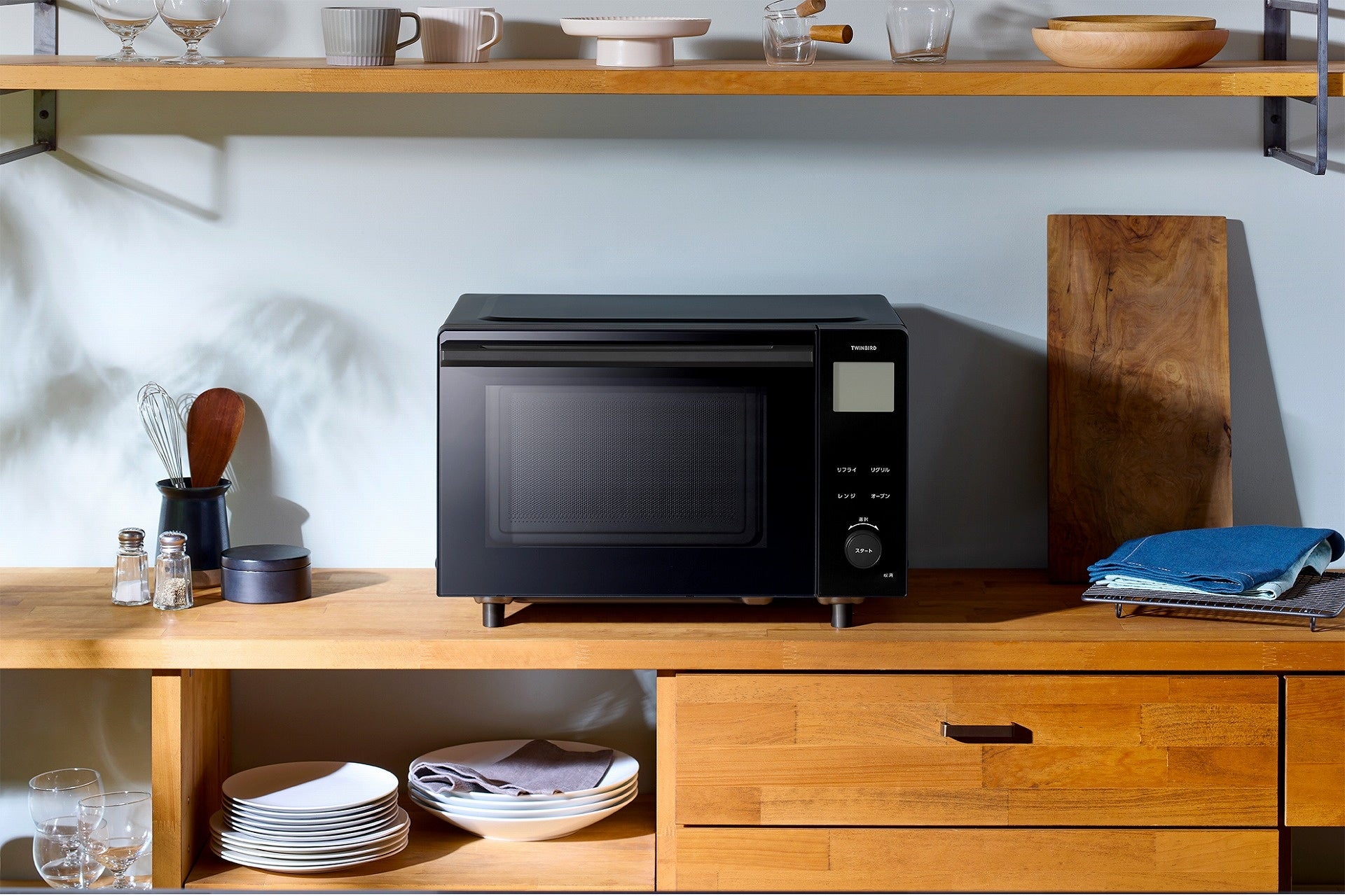 コンパクトサイズではじめての一人暮らしに”ピタッと”「2ドア