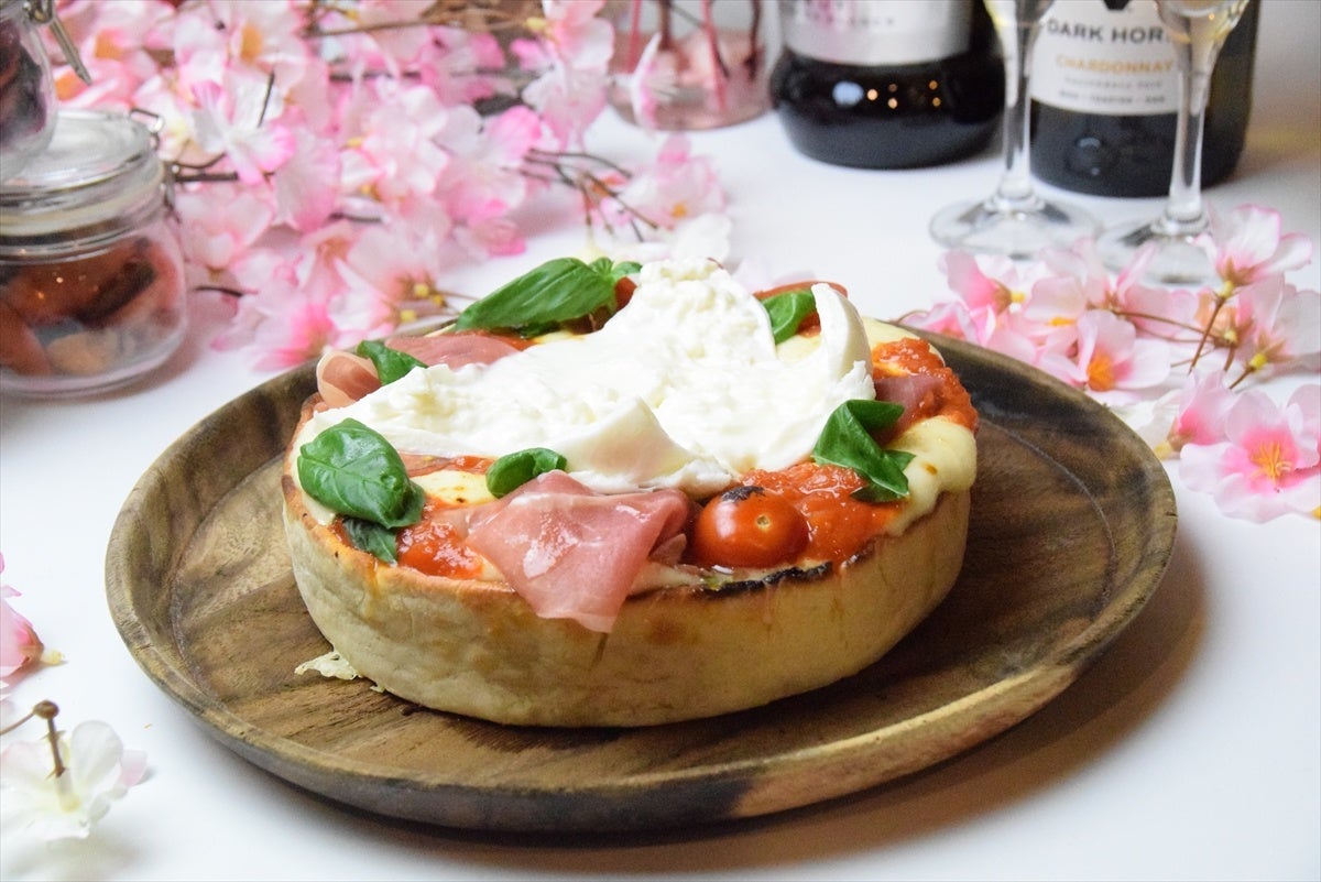 ブラータチーズのシカゴピザ