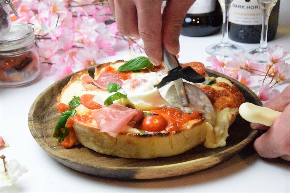 ブラータチーズのシカゴピザ