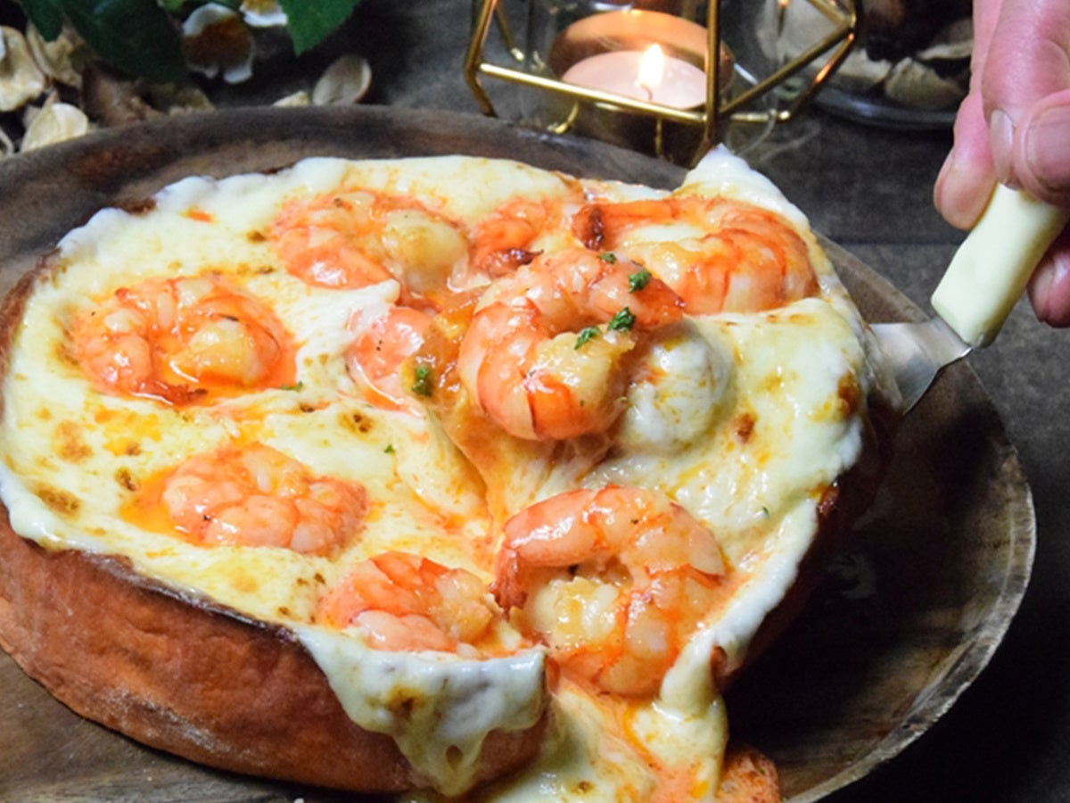 22年 新宿 グルメならシカゴピザ 今年リリースの新商品が500円引き カニのシカゴピザvsエビのシカゴピザ Nkgダイニングワークス株式会社のプレスリリース 22年 新宿 グルメならシカゴピザ 今年リリースの新商品が500円引き カニのシカゴピザvsエビのシカゴピザ Nkgダイニングワークス株式会社のプレスリリース