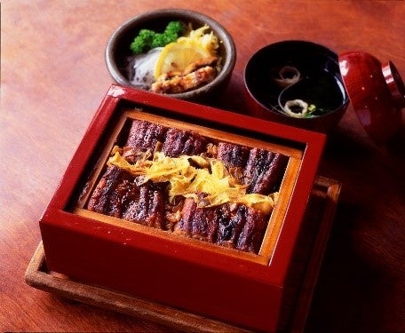 柳川名物「うなぎのせいろ蒸し」