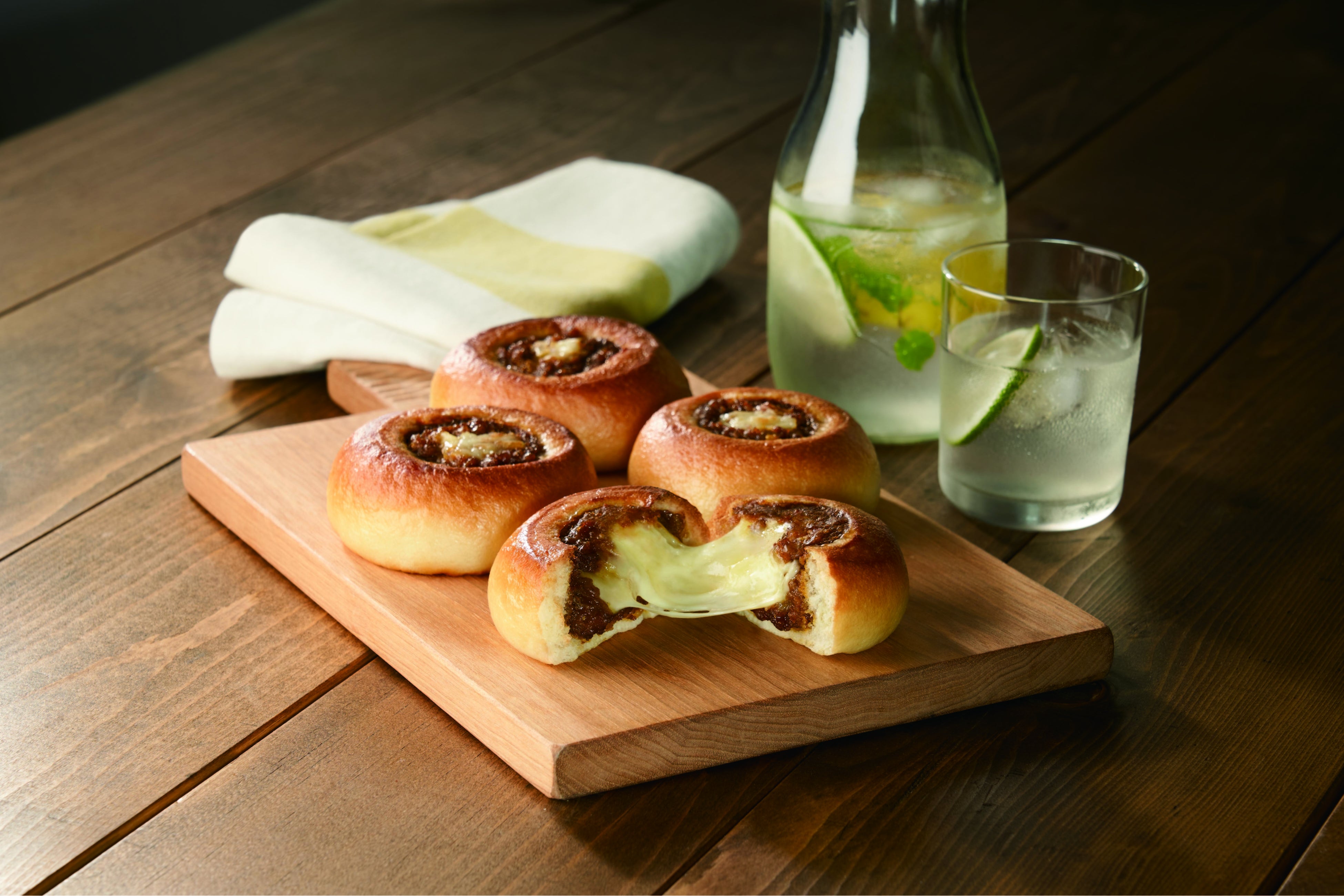 3種のチーズを使用！ 自宅で焼きたてのカレーぱんが楽しめる『井村屋