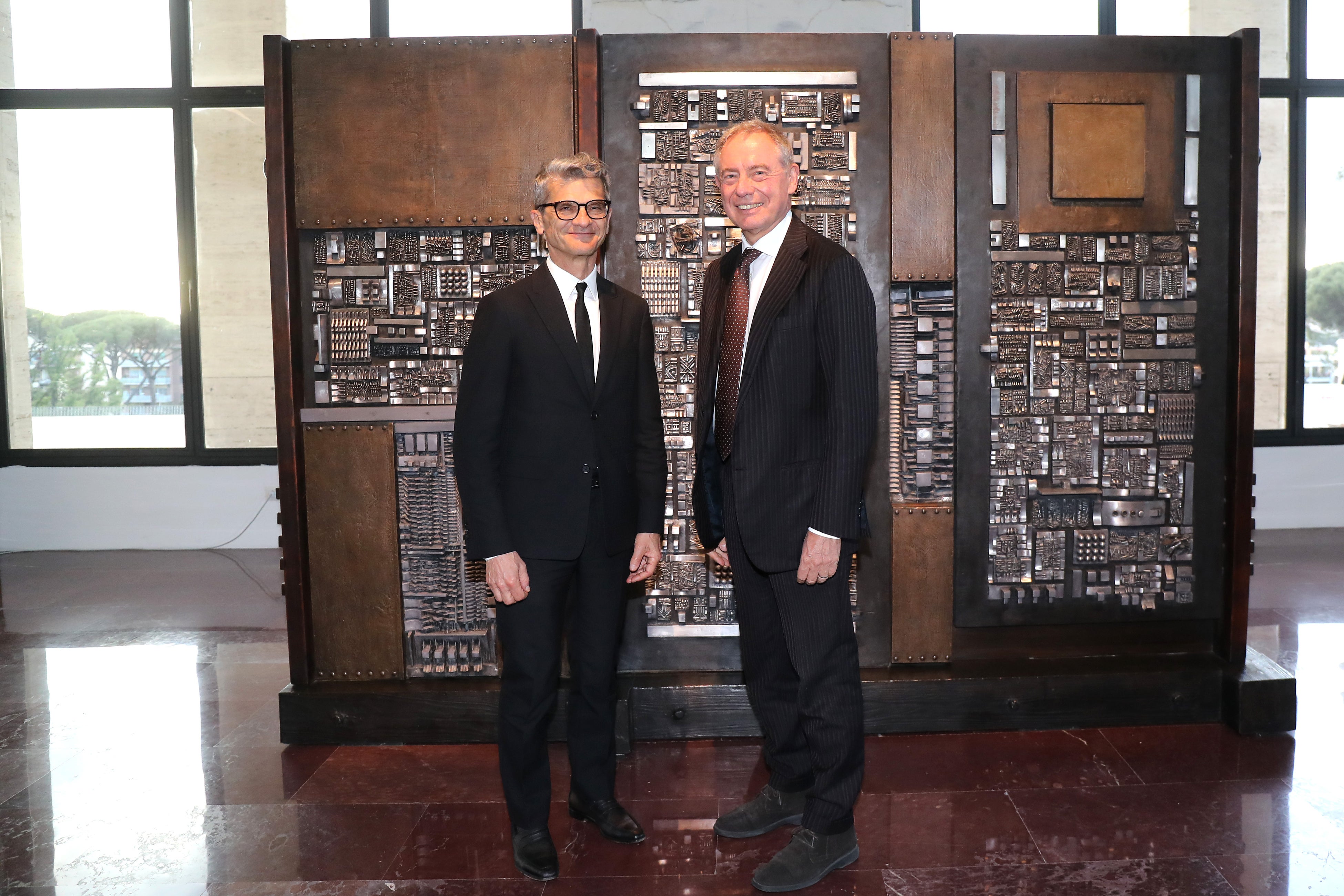 洋書◆アルナルド・ポモドーロ 彫刻作品写真集 本 フォート・ベルヴェデーレ 洋書◇アルナルド・ポモドーロ 彫刻作品写真集 本 フォート