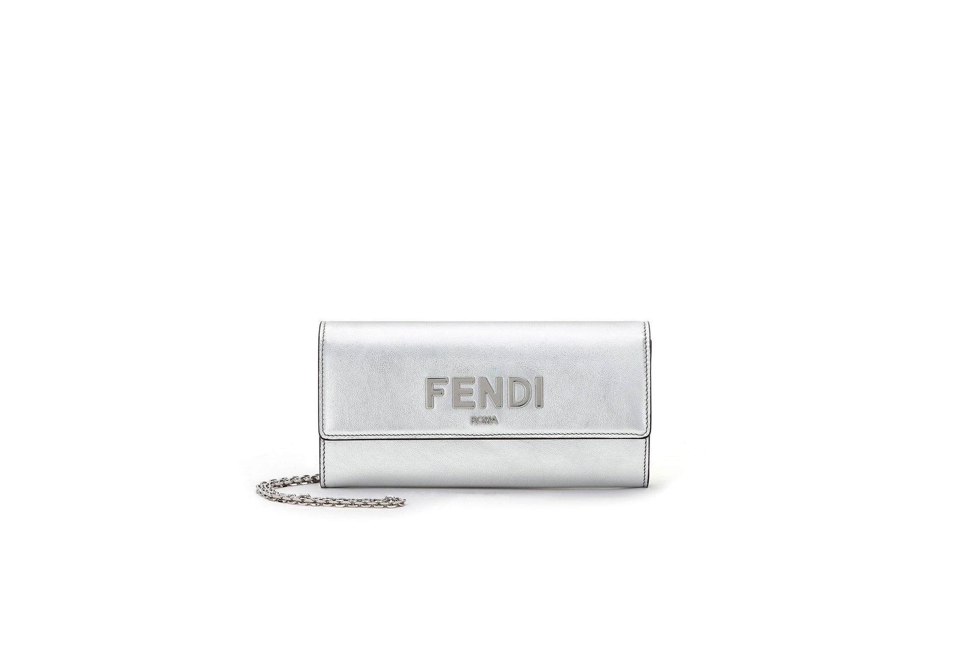 「フェンディ ローマ」長財布 ¥148,500(レザー製/H9 W19 D1cm) ※税込み価格