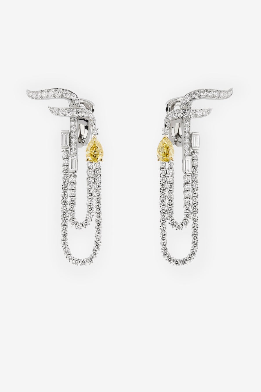 「ジョイエッロ ジャッロ」より「フェンディ FFラクタス(FENDI FFLUCTUS)」イヤリング イエローダイヤモンド、ホワイトダイヤモンド