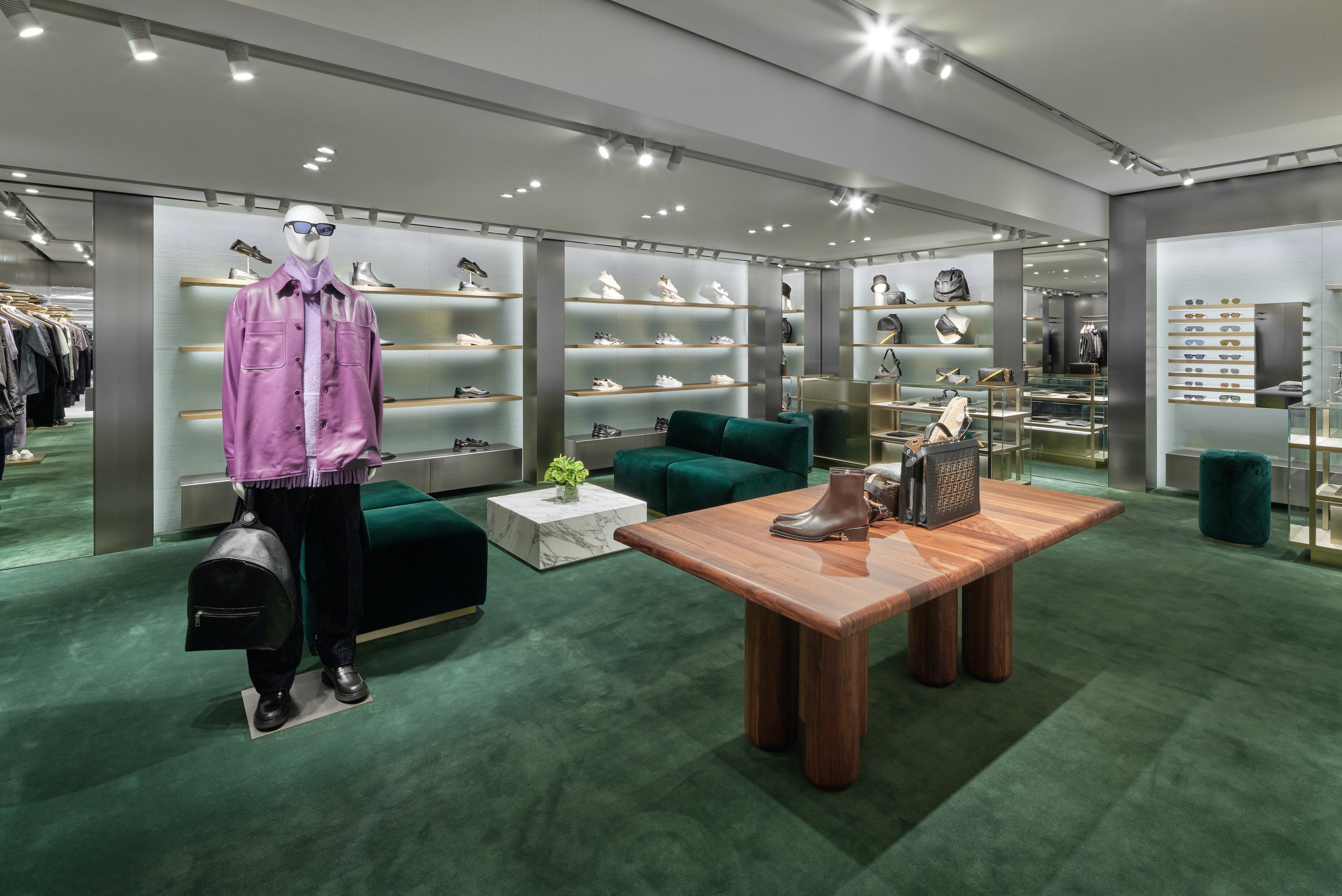 フェンディ ジェイアール名古屋タカシマヤ店 7階にメンズストアを