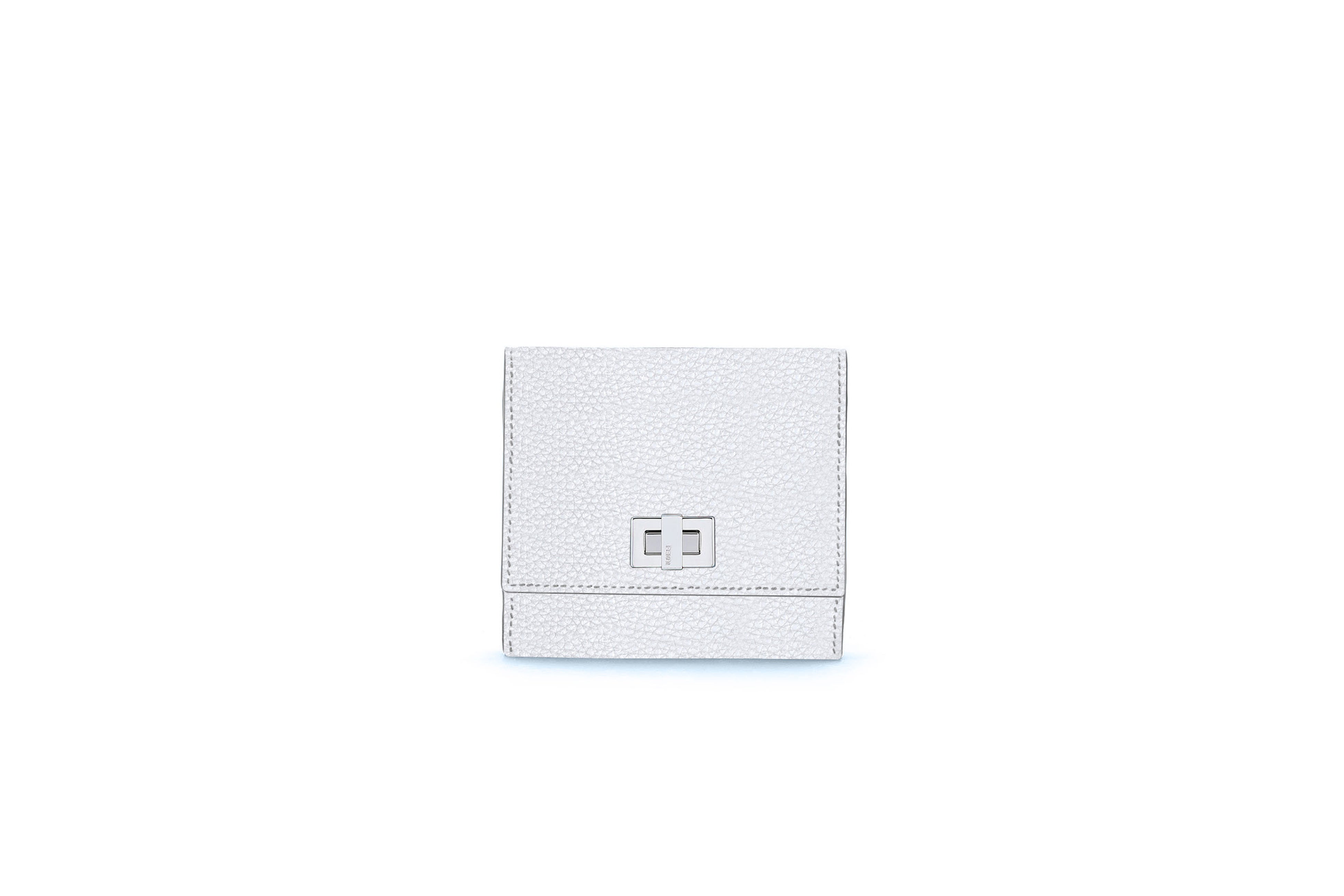 「ピーカブー」三つ折りウォレット￥115,500（レザー製／H12.2 W10.5 D3cm）