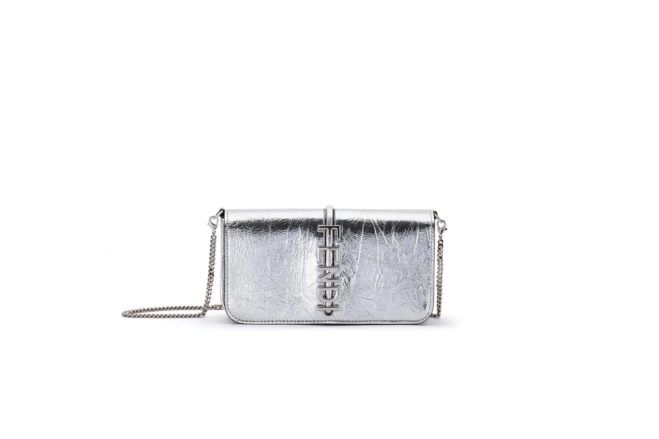 「フェンディグラフィー」チェーン付きウォレット￥221,100（レザー製／H11.5 W21.5 D6cm）税込価格