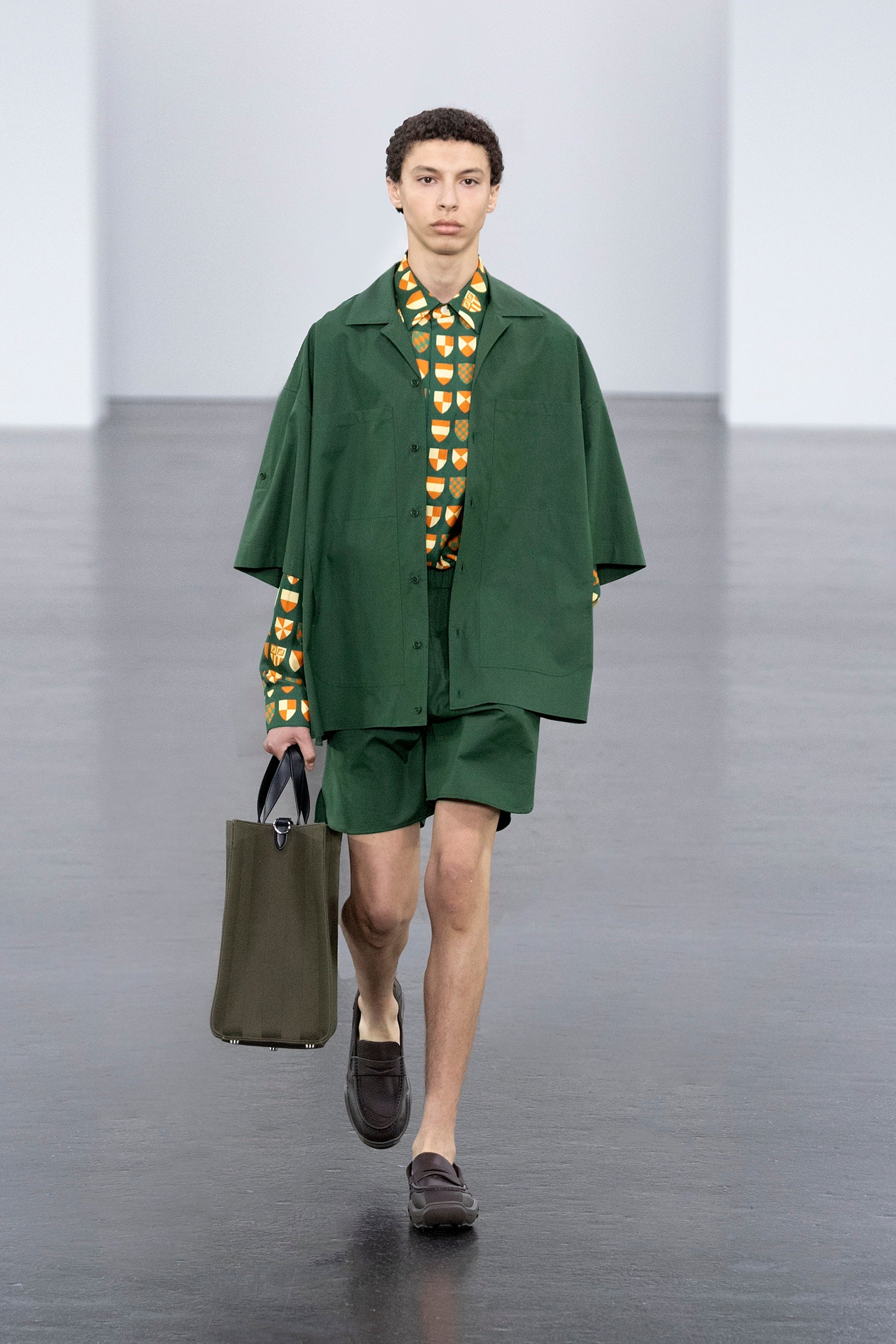 【タイムセール】FENDI ランウェイ　ジャケット　超美品 中古・古着通販】FENDI (フェンディ) トラックジャケット