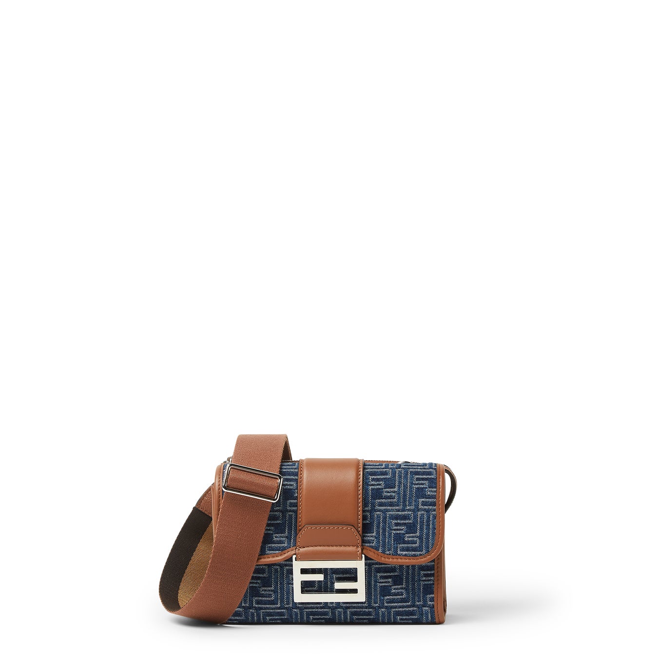 夏にぴったり!【FENDI】バゲット クロシェバッグ フェンディ、2025年サマーコレクションより「ダブル バゲット
