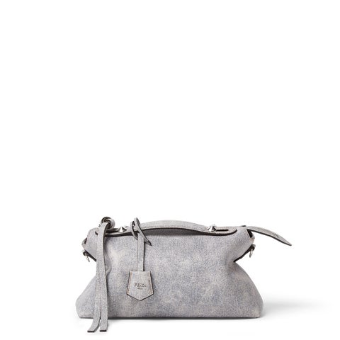 フェンディ、2025年サマーコレクションより「バイ ザ ウェイ」の新作を フェンディ、2025年サマーコレクションより「バイ ザ ウェイ」の新作を