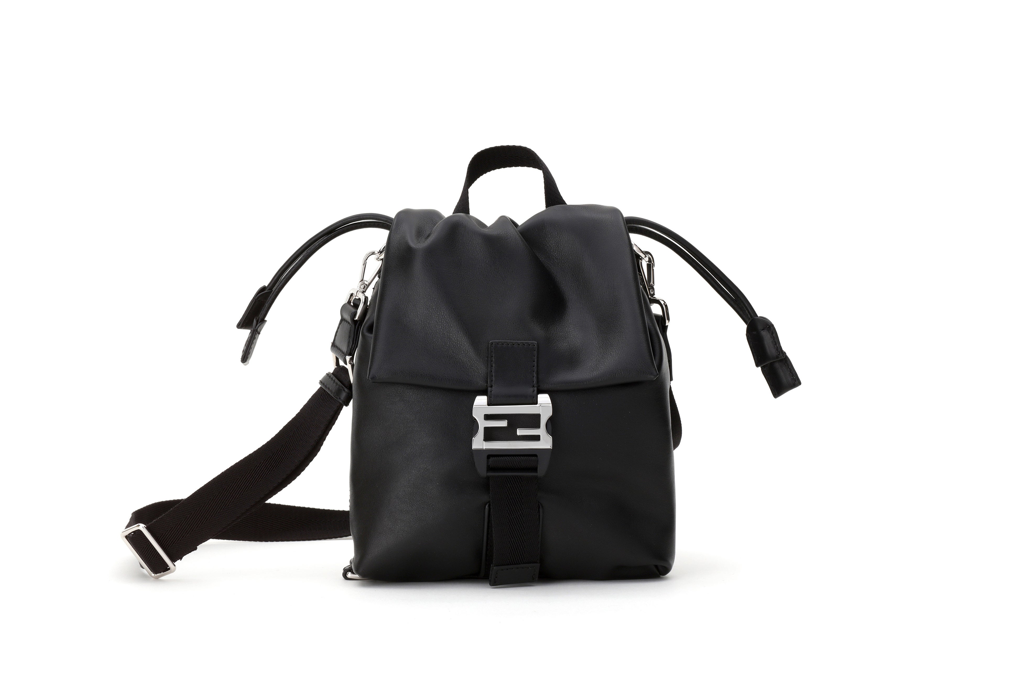 フェンディ、「フェンディ フラックス クロスボディ」バッグを発売