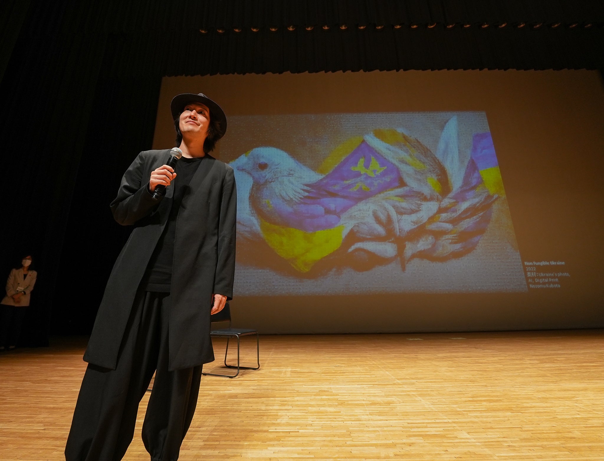 ウクライナの戦争前の風景を使ってAIで制作したモザイクアートと窪田望