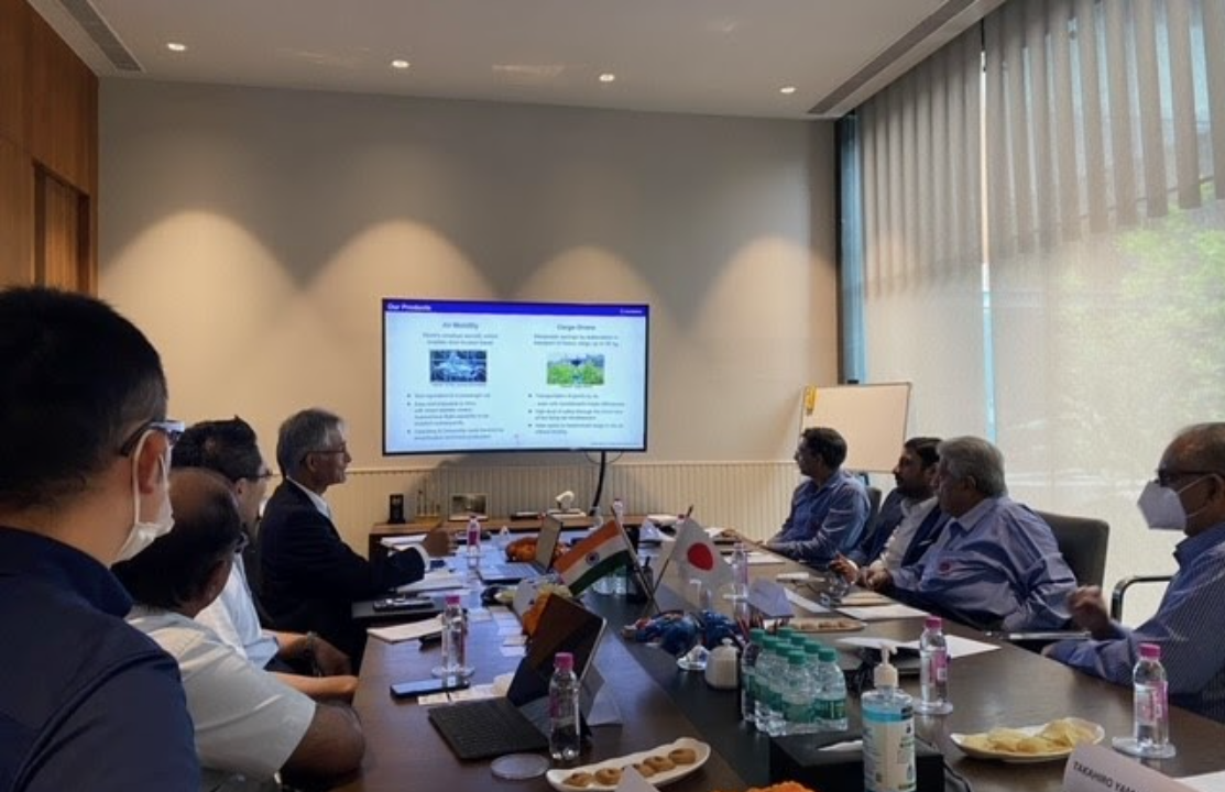 現地関連企業各社と協議の様子