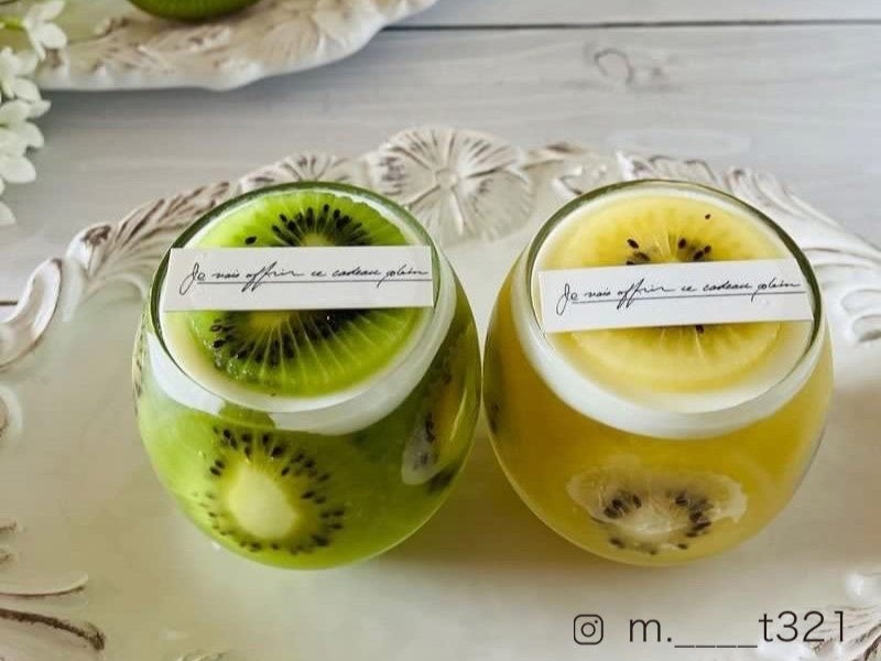 KUKKUキウイパウダーを混ぜて生の果実をさらに引き立てた爽やかなゼリー