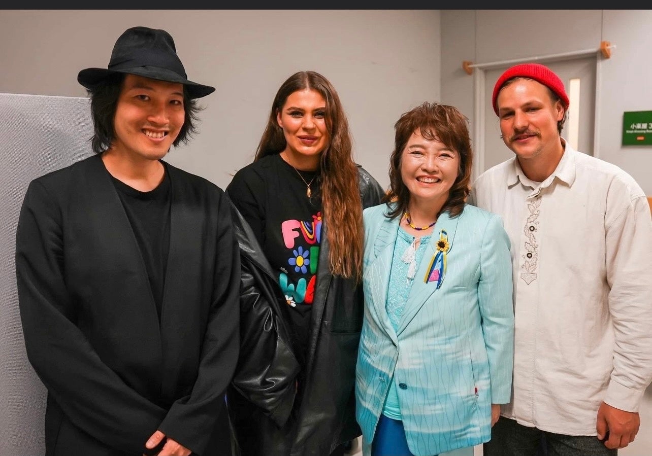 窪田望氏（写真左）