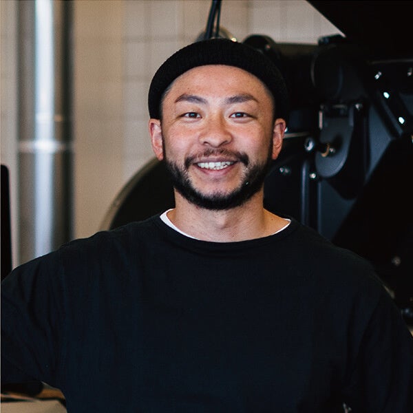 石井 康雄　(いしい やすお)