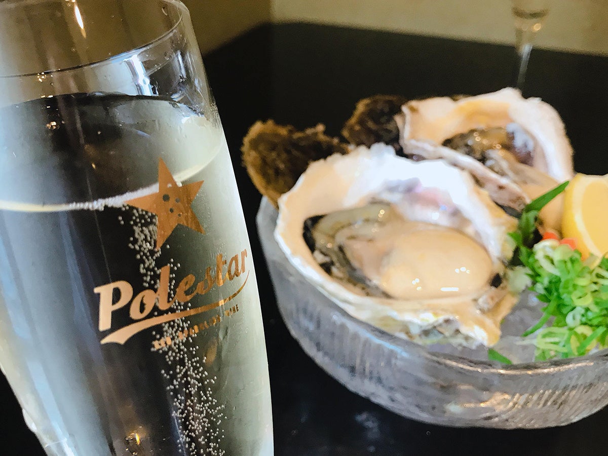 生牡蠣＆樽詰めスパークリングワイン
