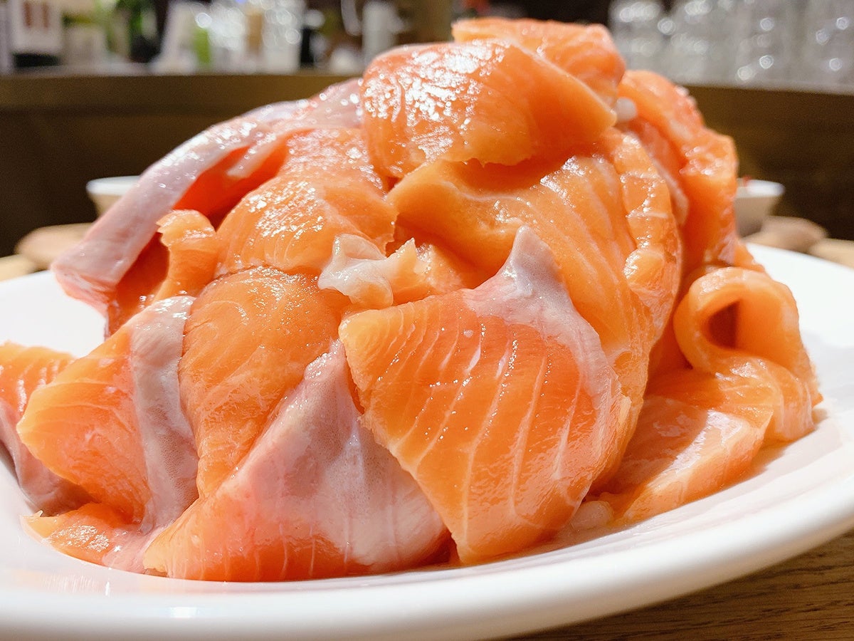 営業再開イベント「サーモン食べ放題」