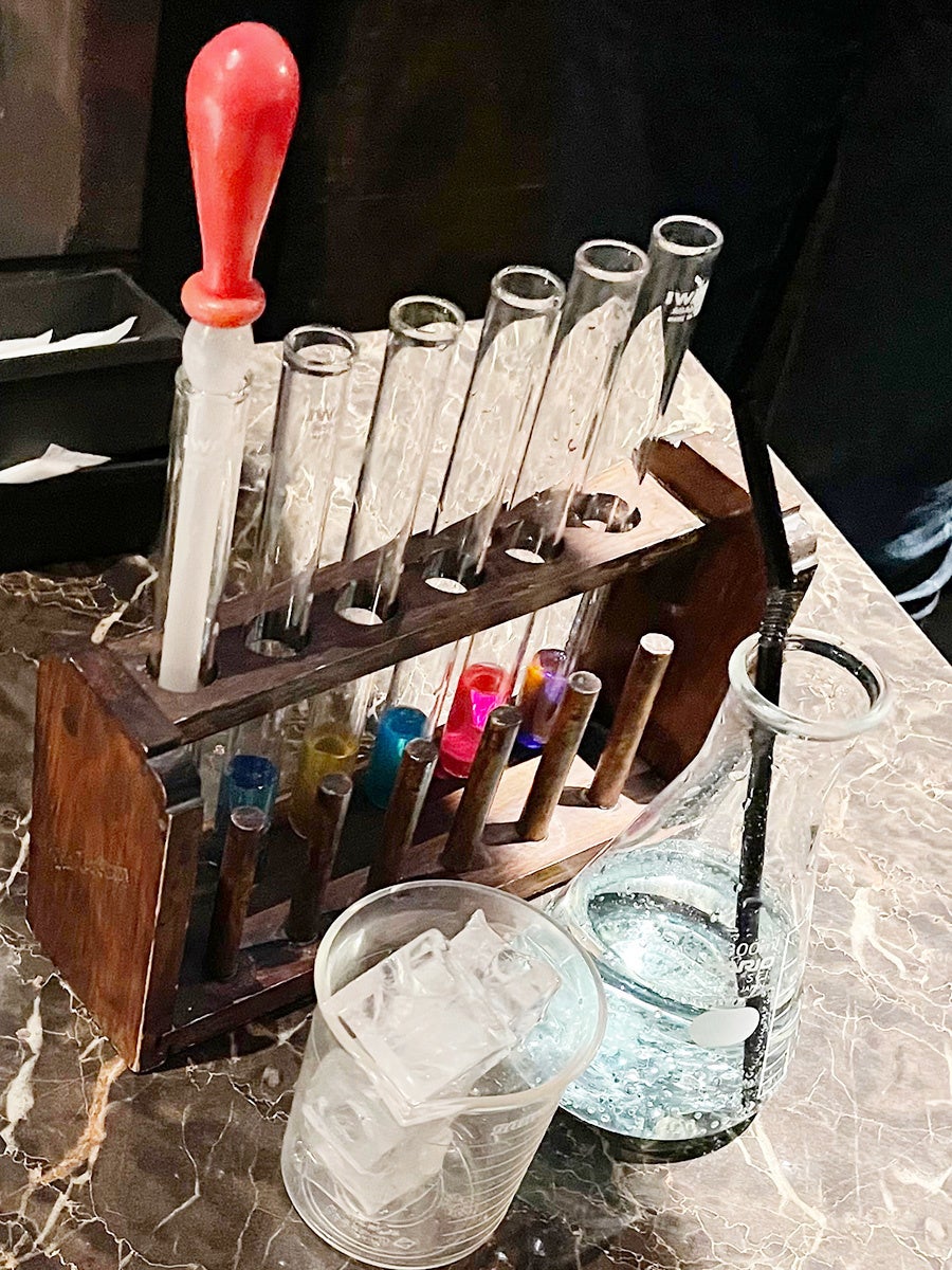 ウノ「ロシアンルーレット試験管」（ノンアルコールドリンク） 