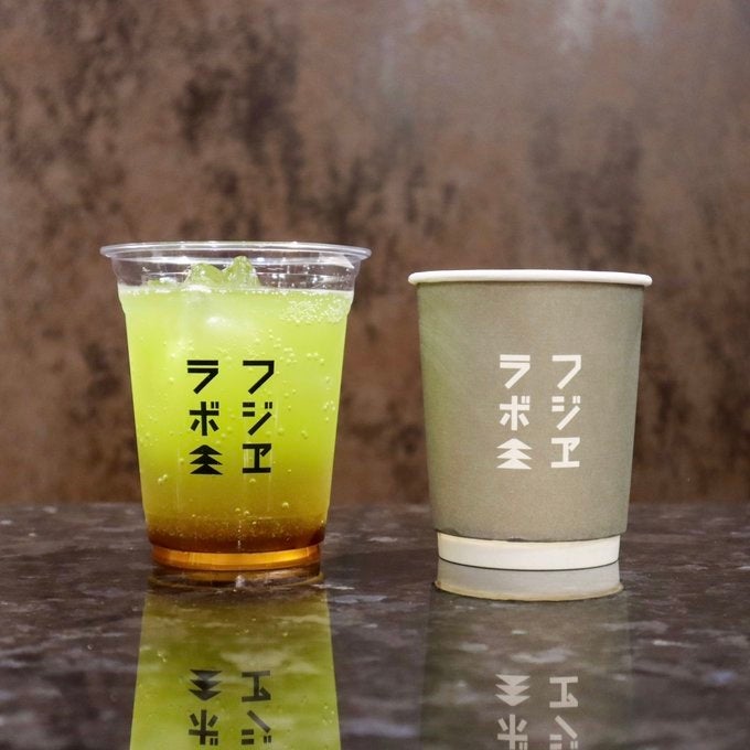 山本山　左：狭山茶ソーダ、右：狭山柚子茶