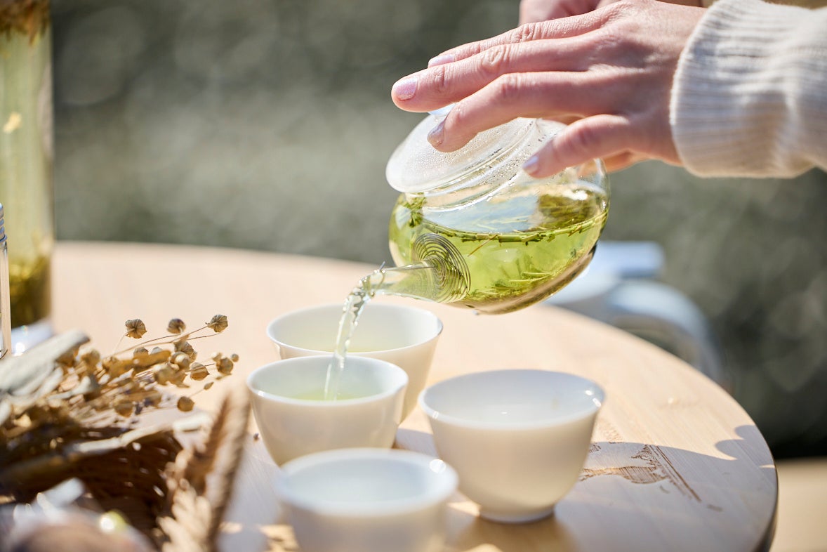 急須や湯飲みもセットされています