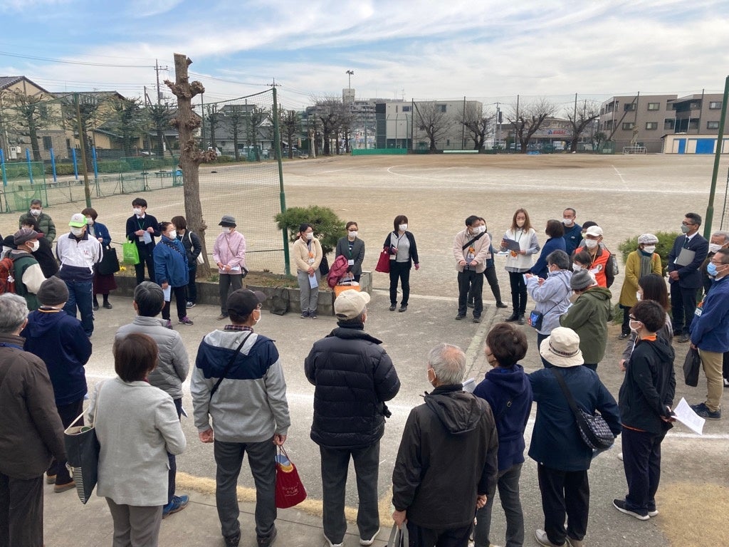 藤沢中学校に集結した各団体のメンバー