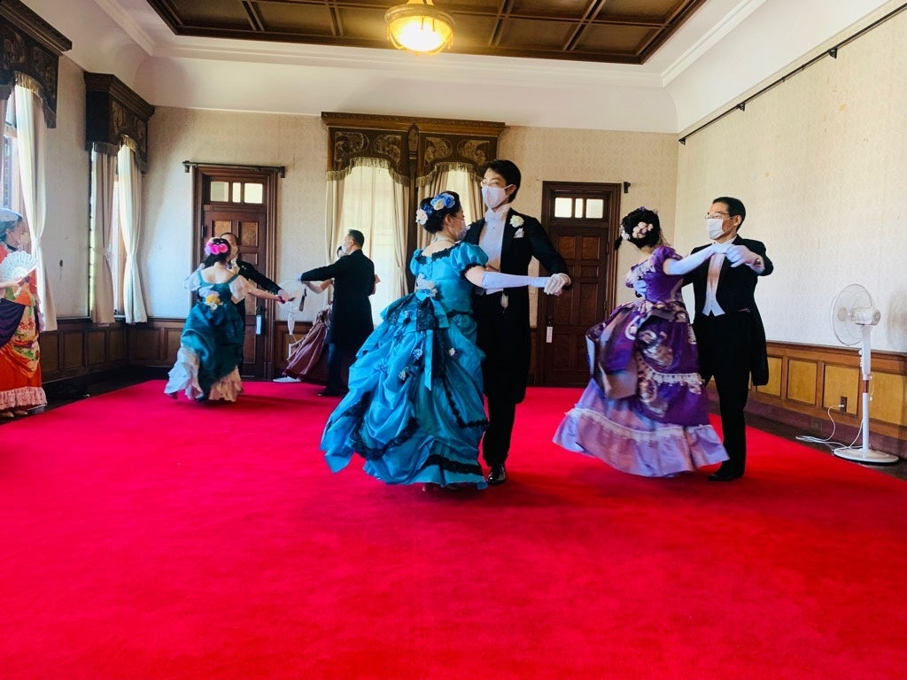 旧石川組製糸西洋館での舞踏会