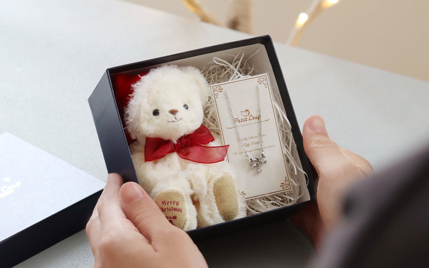 美品)アーティストベア　クリスマス仕様 昨年完売の人気シリーズが、この冬ふたたび。心ときめく