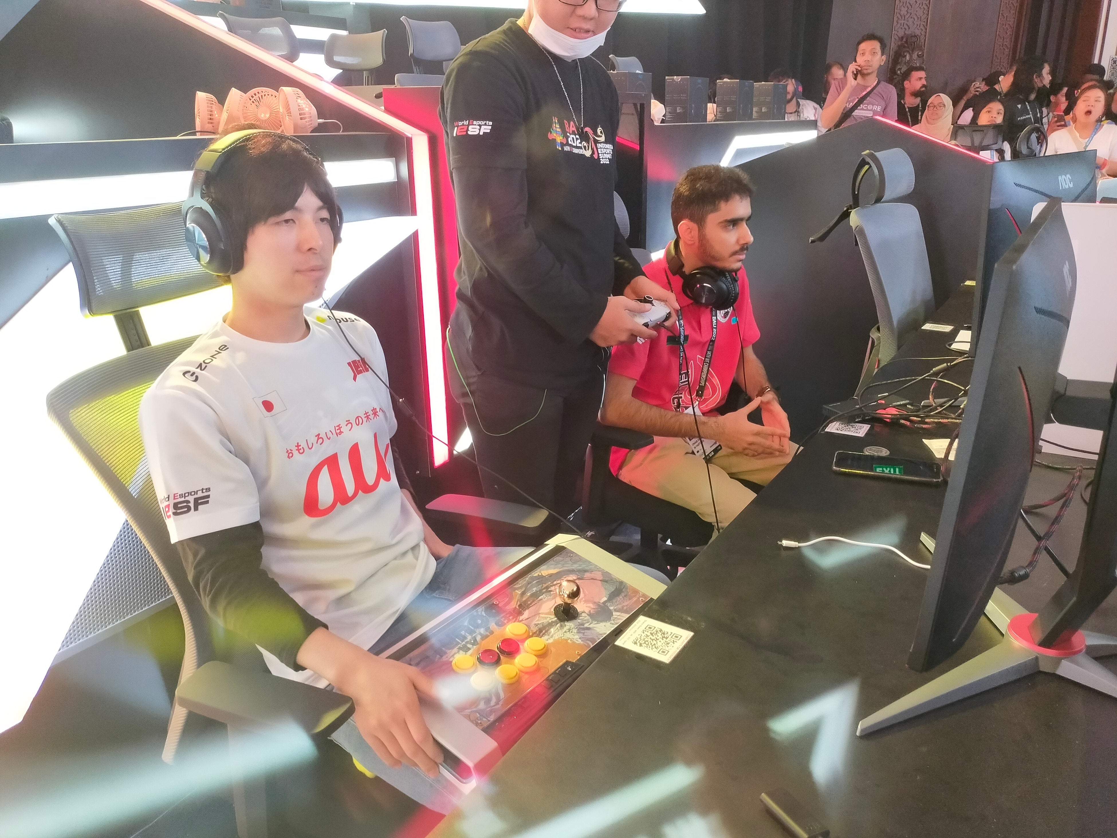 グループリーグでリビア代表と戦う日本代表のダブル選手（Tekken 7）