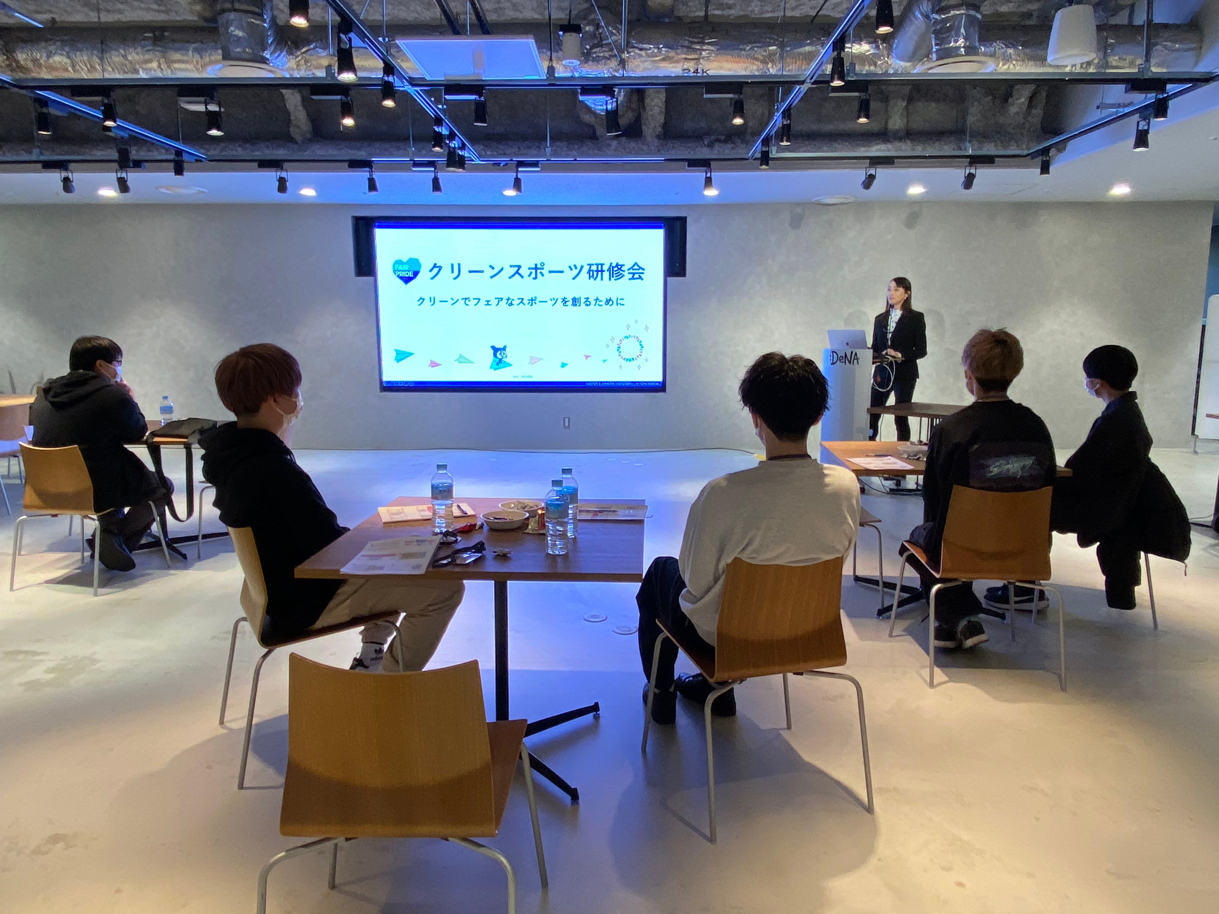 JeSUアンチ・ドーピング部会　山本部会長、室伏部員、上東部員より、アンチ・ドーピングに関する講義がありました。