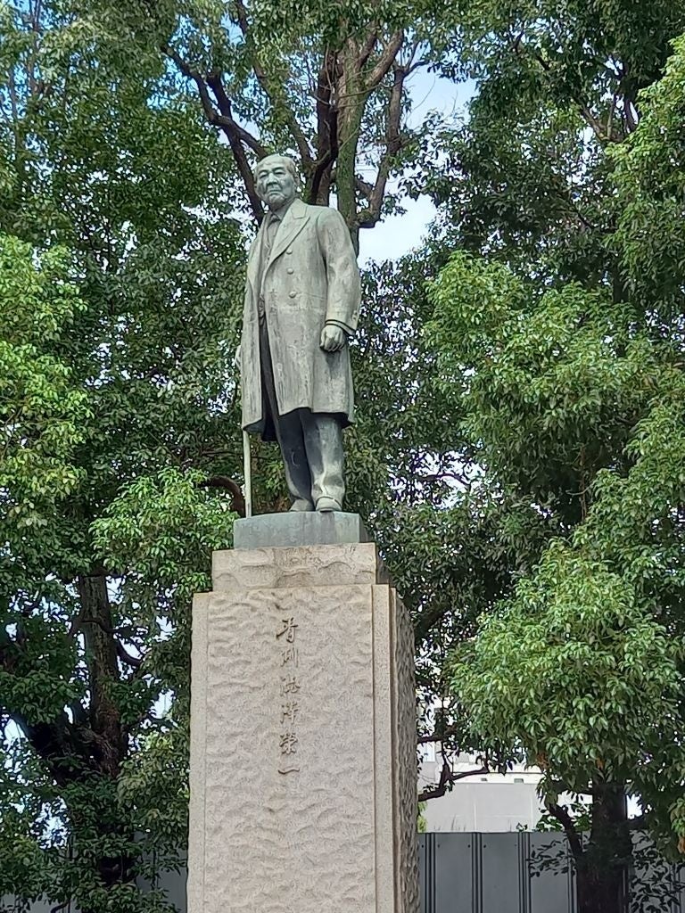 常盤橋公園の渋沢栄一像