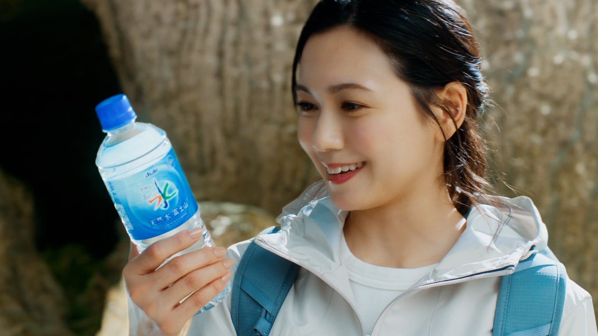 二階堂ふみさん出演「アサヒ おいしい水」新TV CM「ゆーっくり」編、「ラク、ペリ、エコ!」編 | アサヒ飲料株式会社のプレスリリース