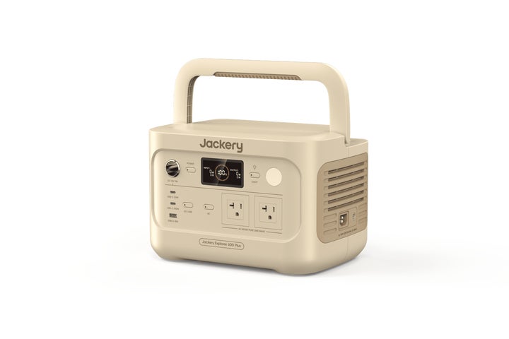 Jackery ポータブル電源 600 Plus」と「Jackery Explorer 100 Plus Jackery ポータブル電源 600 Plus」と「Jackery Explorer 100 Plus