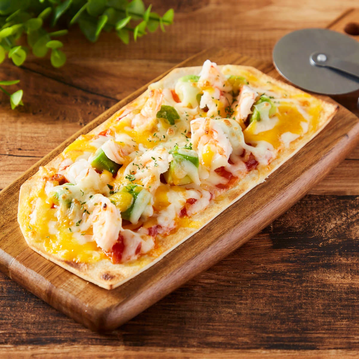 海老とアボカドのおつまみピッツア