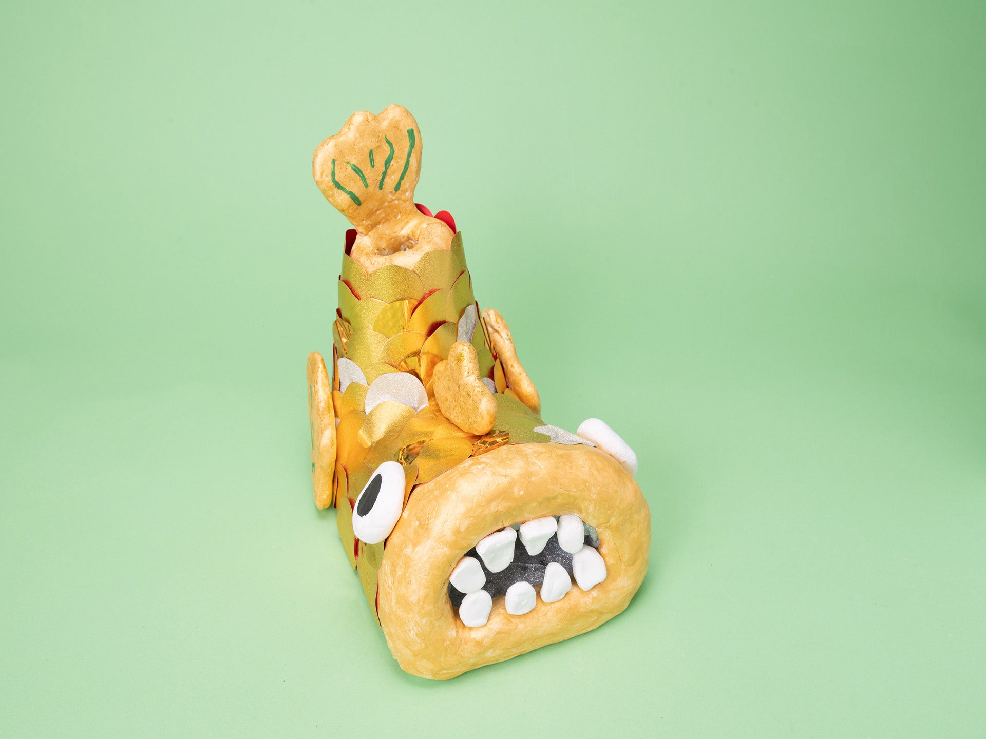 ＜すてきなデザイン・アイデア賞＞ 受賞作品 「かがやく金しゃちのちょきんばこ」