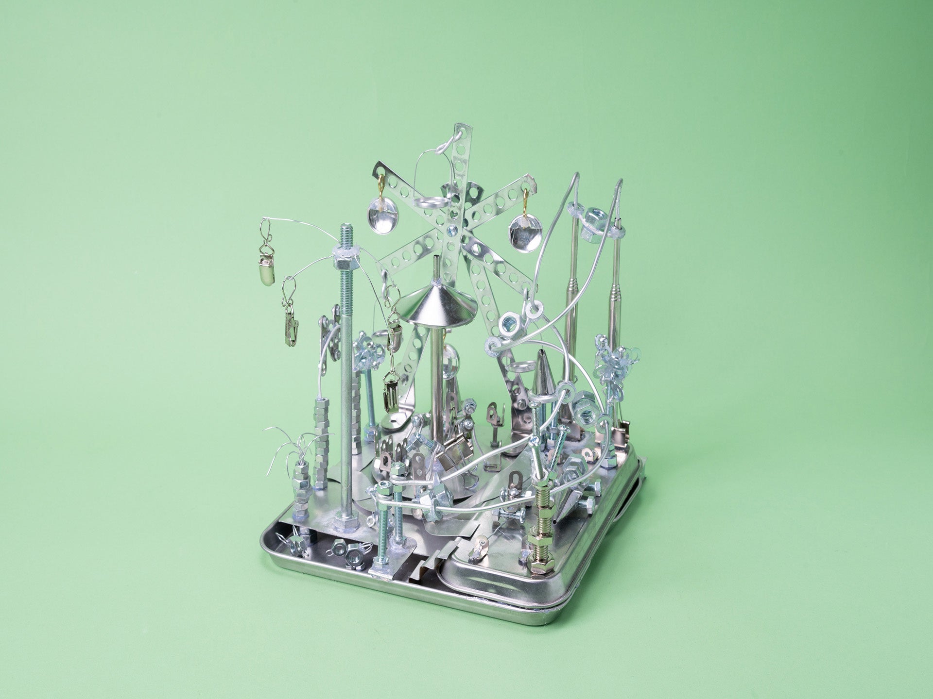 ＜文部科学大臣賞＞　 受賞作品 「お金くんが遊ぶ！メタルアミューズメントパーク」