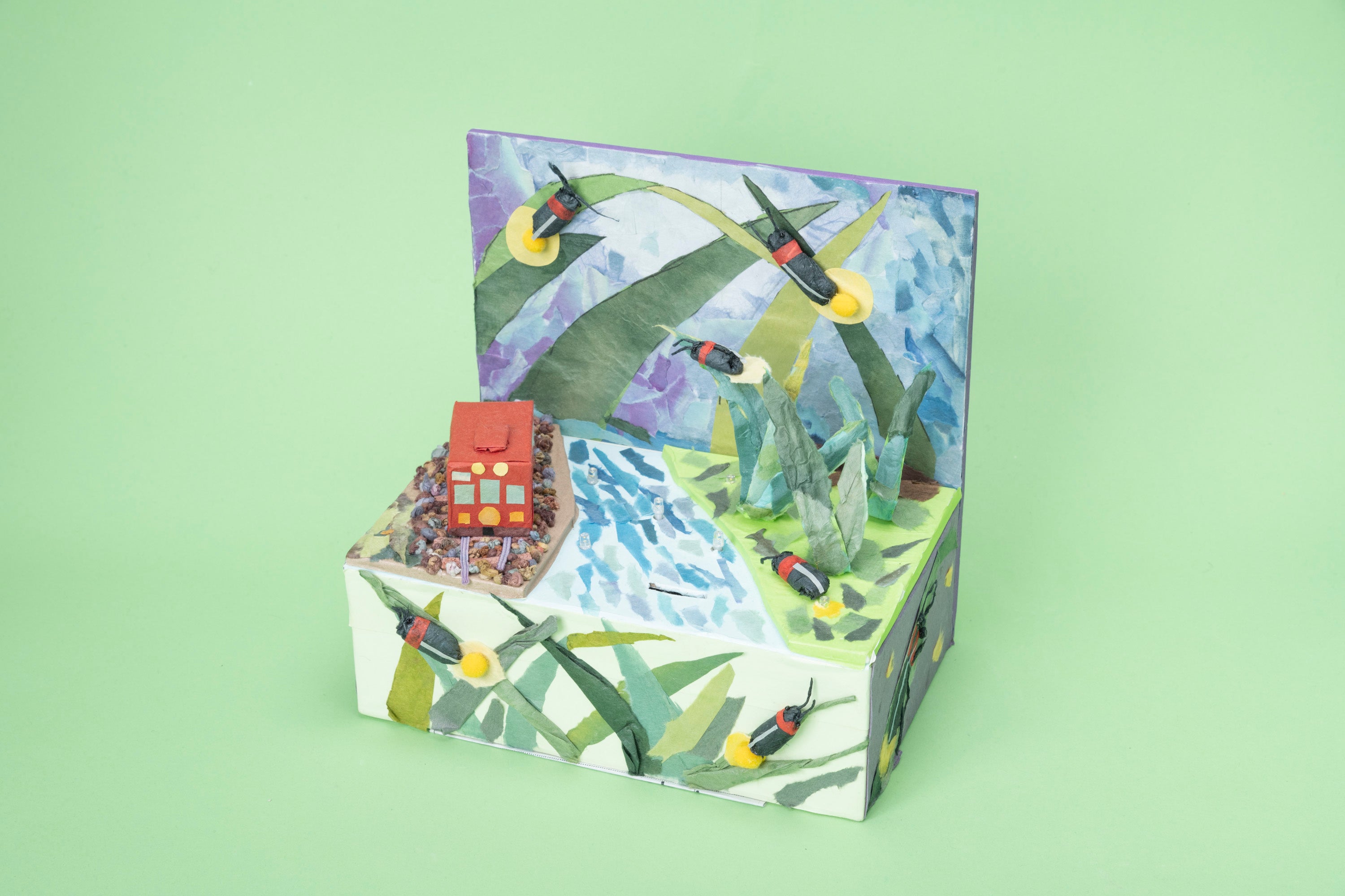 「ホタルと貴志川線のちょ金箱」