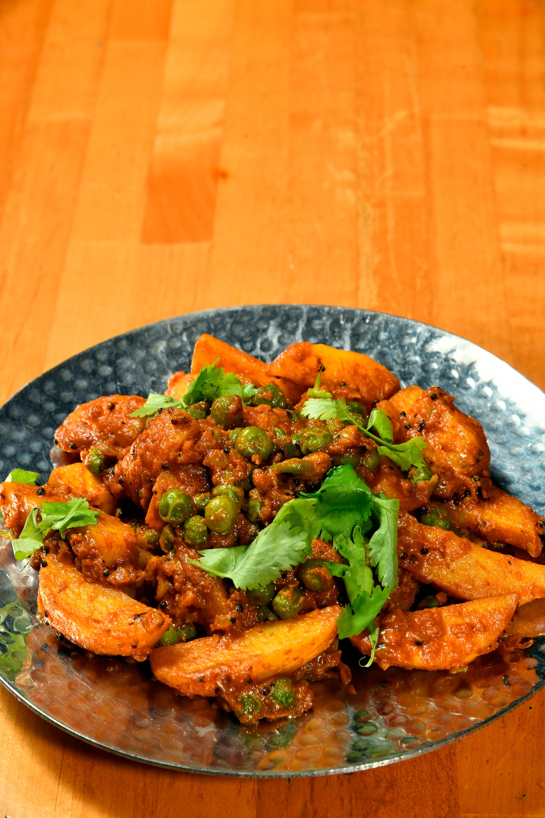 ガンディーマハルの「じゃがいもとグリンピースのドライカレー」