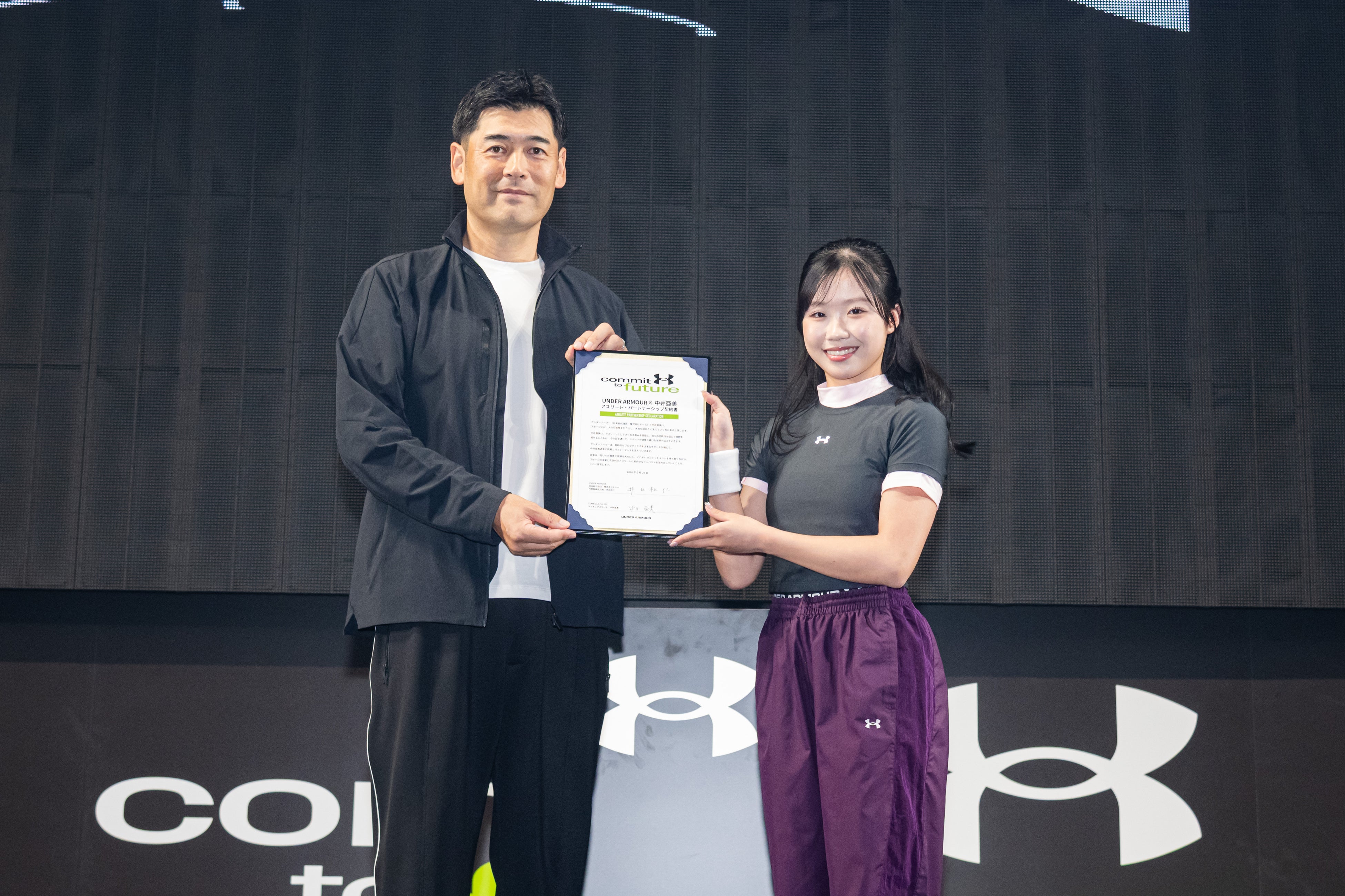 アンダーアーマーブランド生誕30周年記念イベント「UNDER ARMOUR BRAND SUMMIT 2026」でフィギュアスケート中井亜美選手とパートナーシップ契約調印式を実施