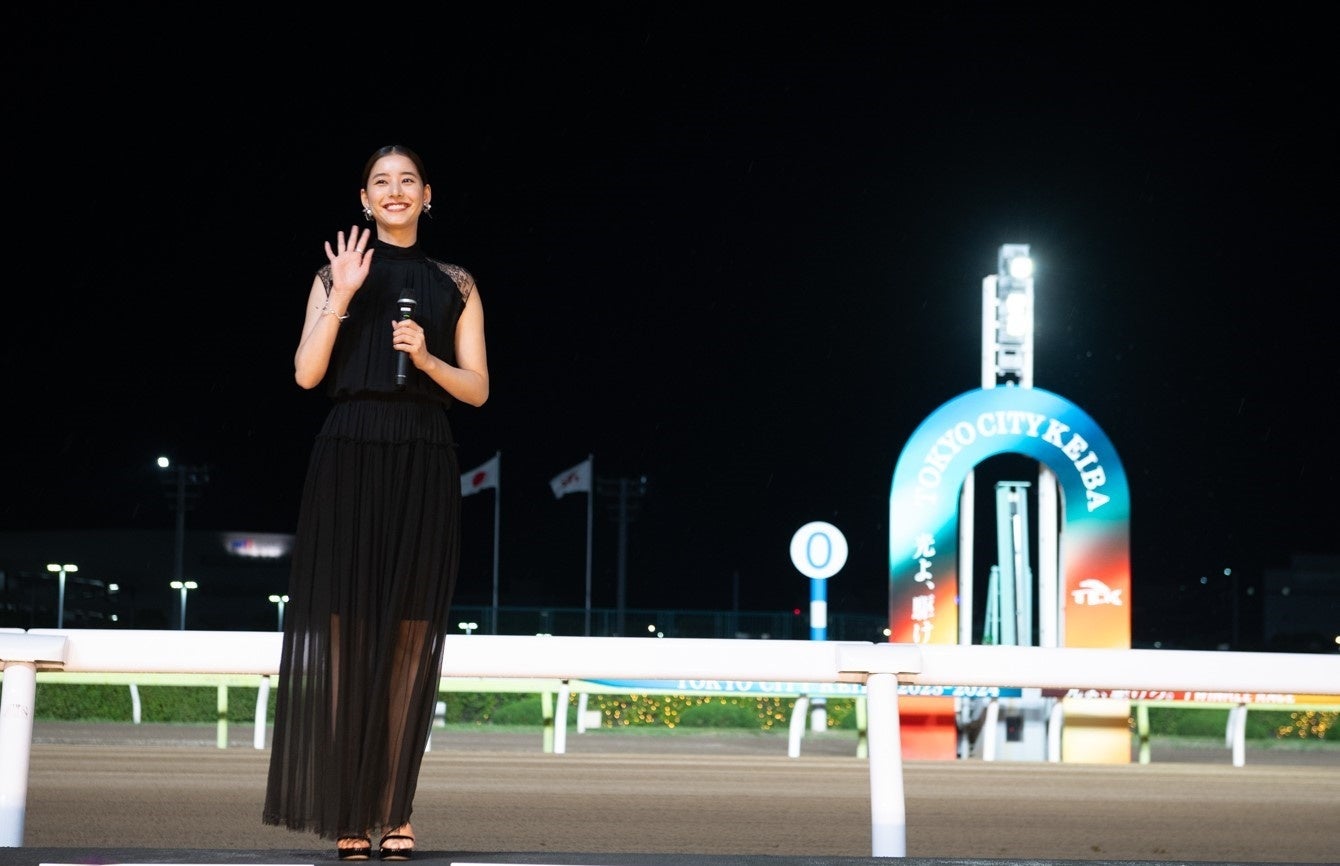 表彰式前に行われたインタビューの様子