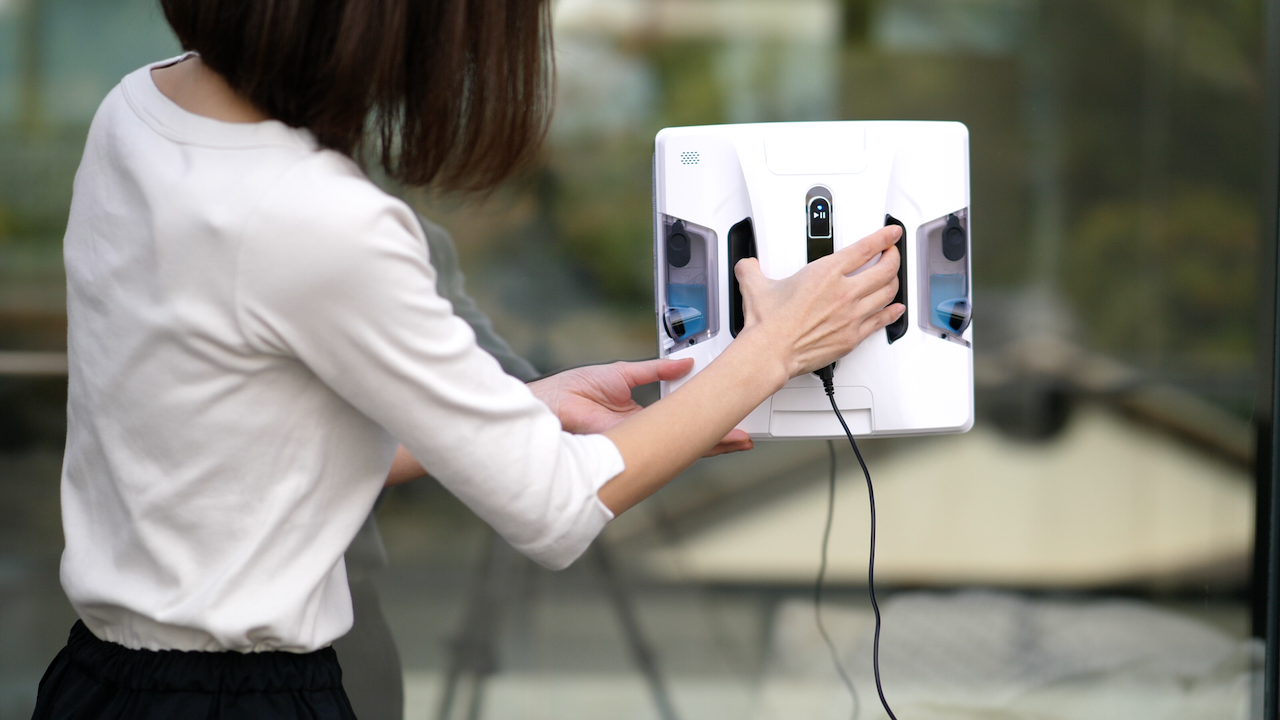 洗浄ステーション付き床掃除ロボット「LEGEE- D8 & LuLu」の販売を開始