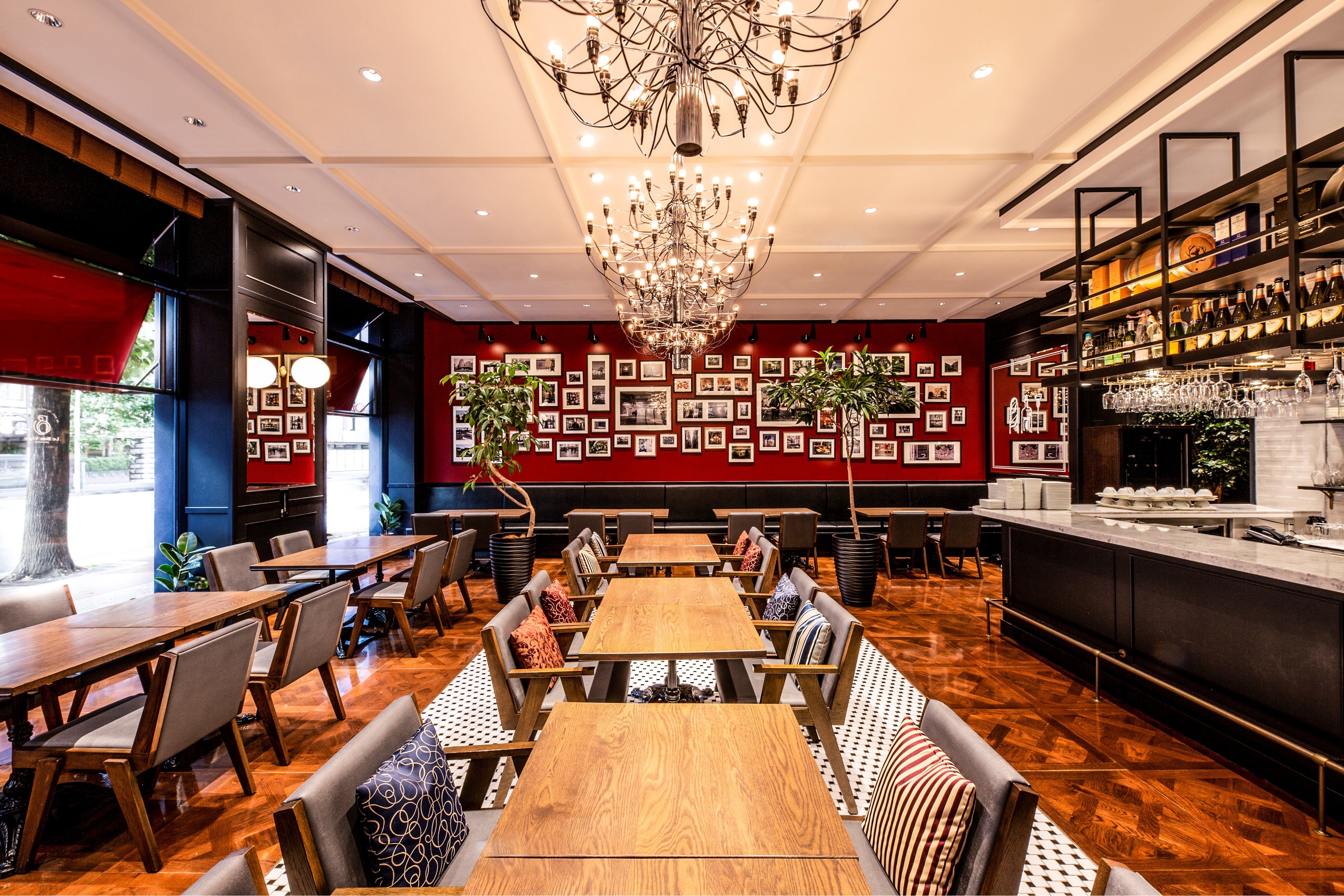 レストラン「ルボンヴィーヴル」