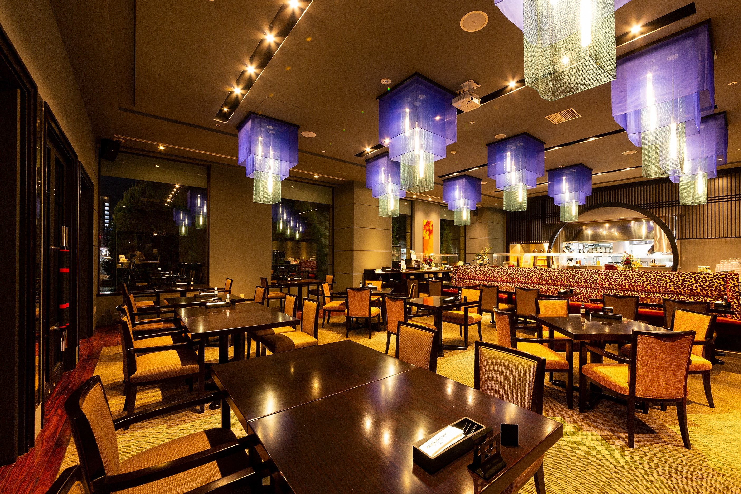 中華ダイニング「Precious ONO HAKATA」店内