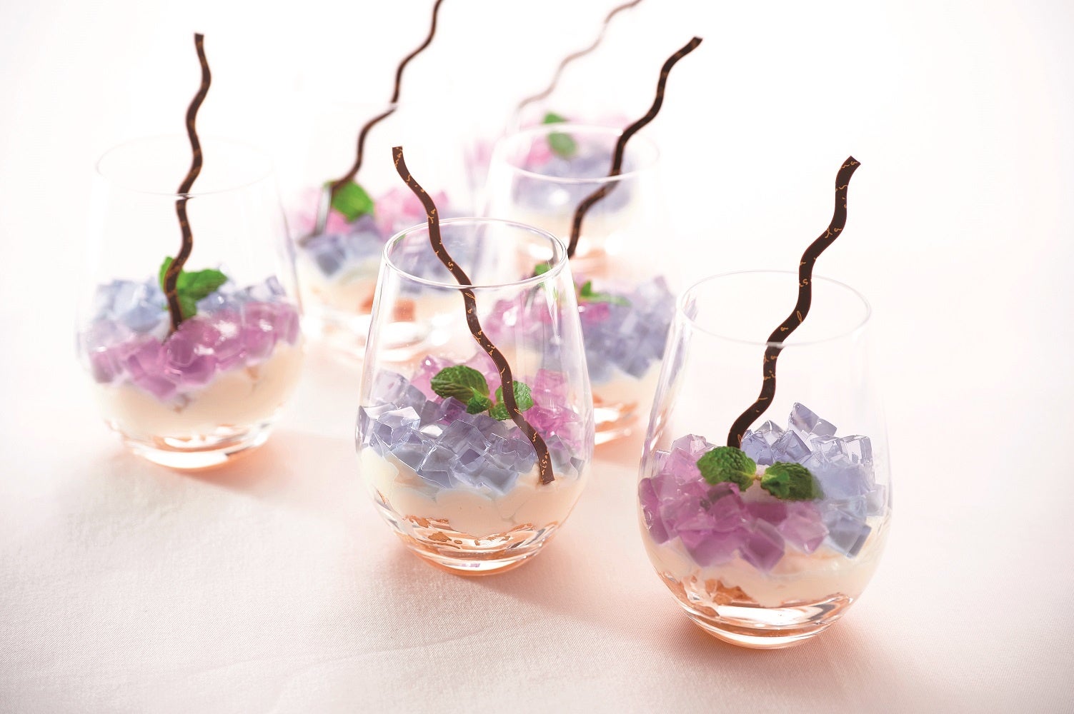 神奈川県生乳100％を使用したパンナコッタとぶどうのシャーベット