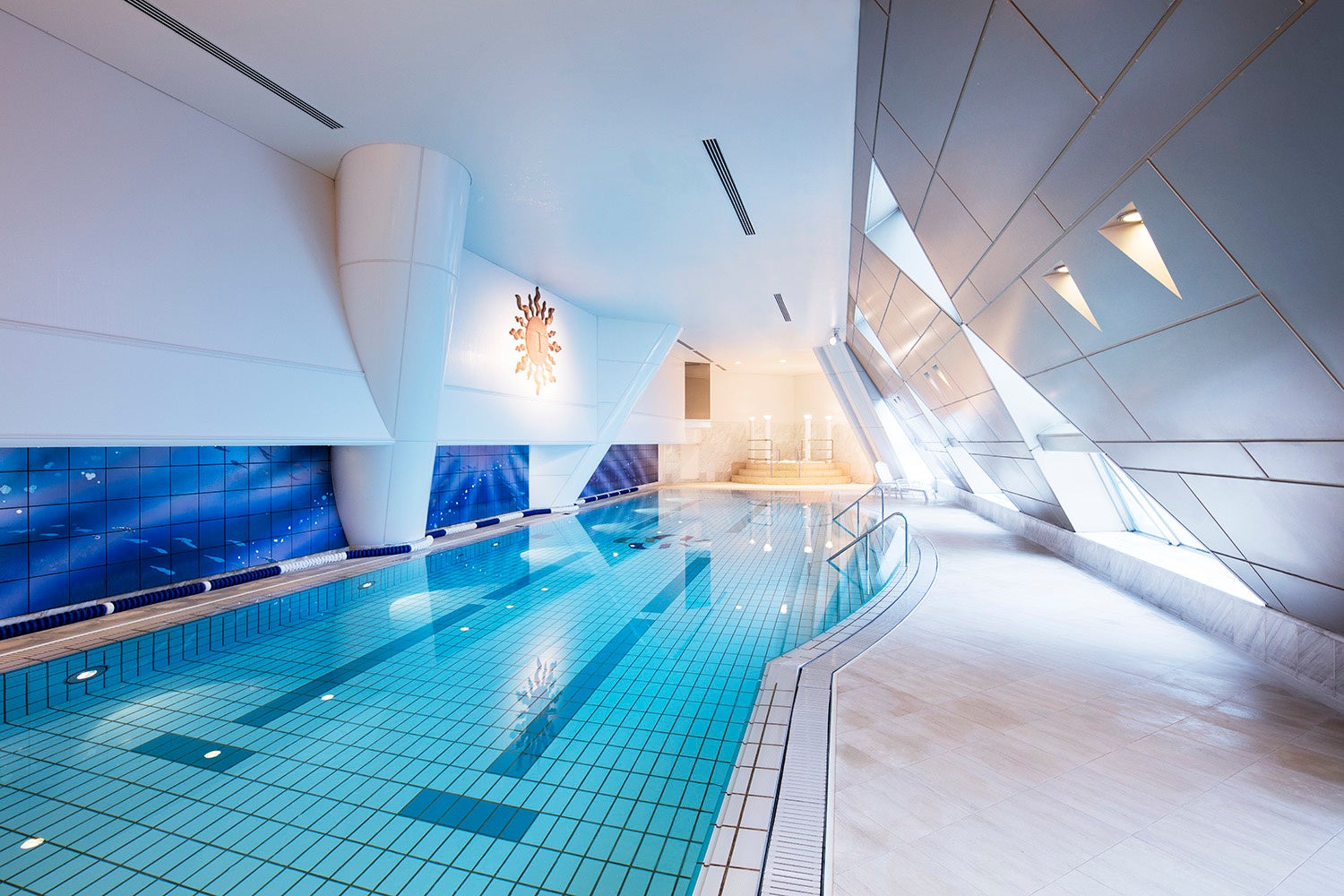 天気の良い日は富士山が望めるスカイプール