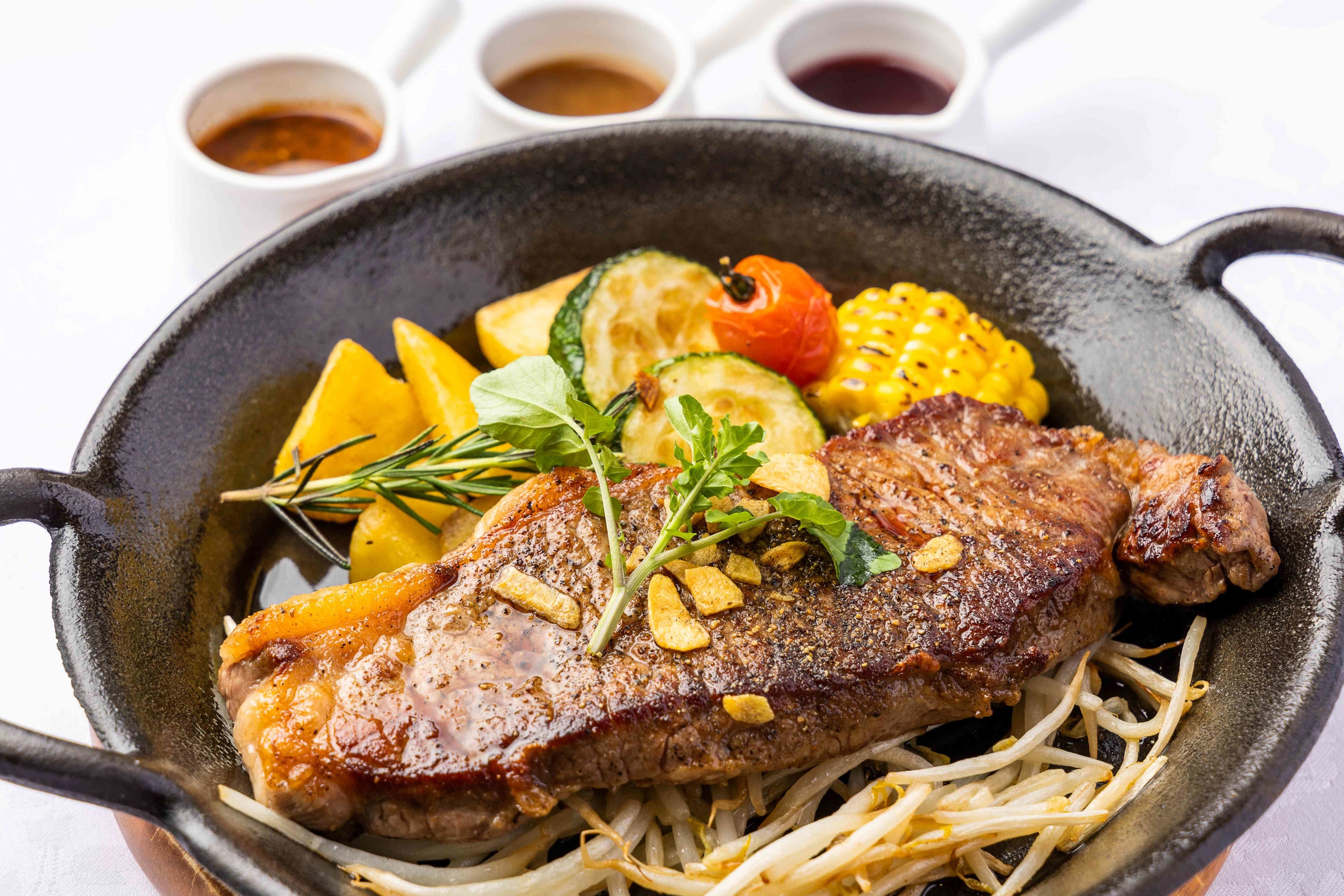 牛ロースのグリエ 選べる3種類のソース