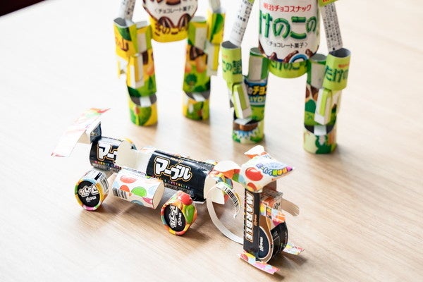 ▲工作名人で動物や乗り物、小物入れなど自分だけの作品を作ろう！