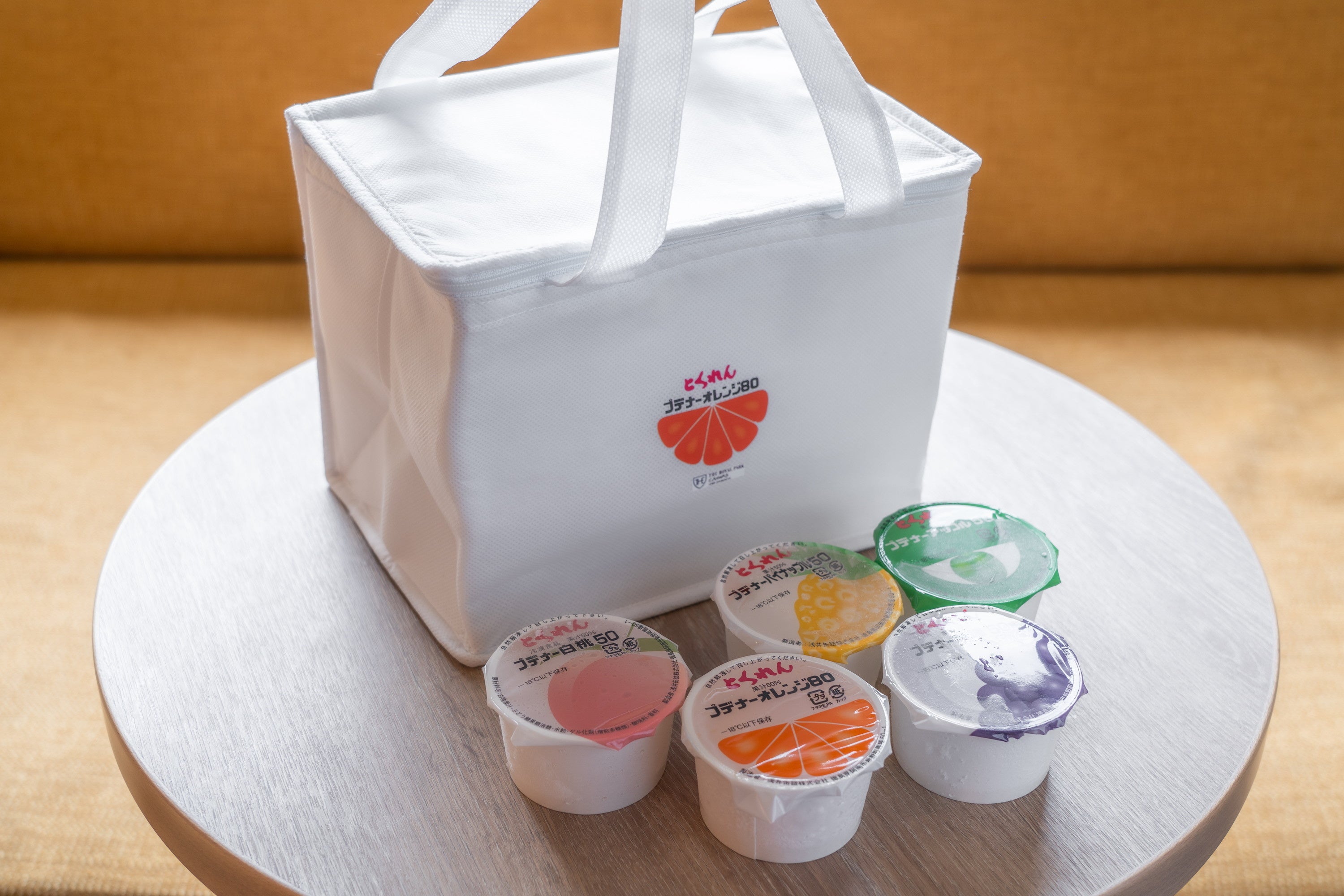 オリジナルグッズの保冷バッグ（非売品）